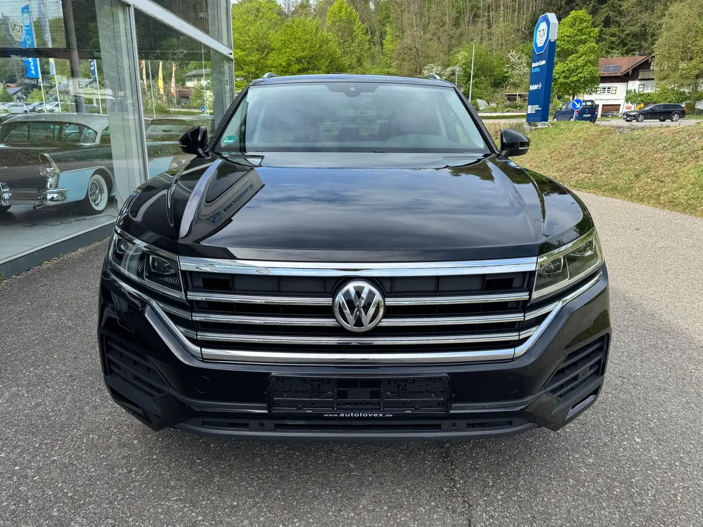 Volkswagen Touareg 3.0 V6 AHK RFK ACC NAVI Zwart - 2