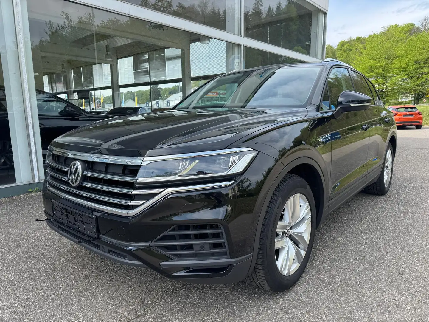 Volkswagen Touareg 3.0 V6 AHK RFK ACC NAVI Zwart - 1