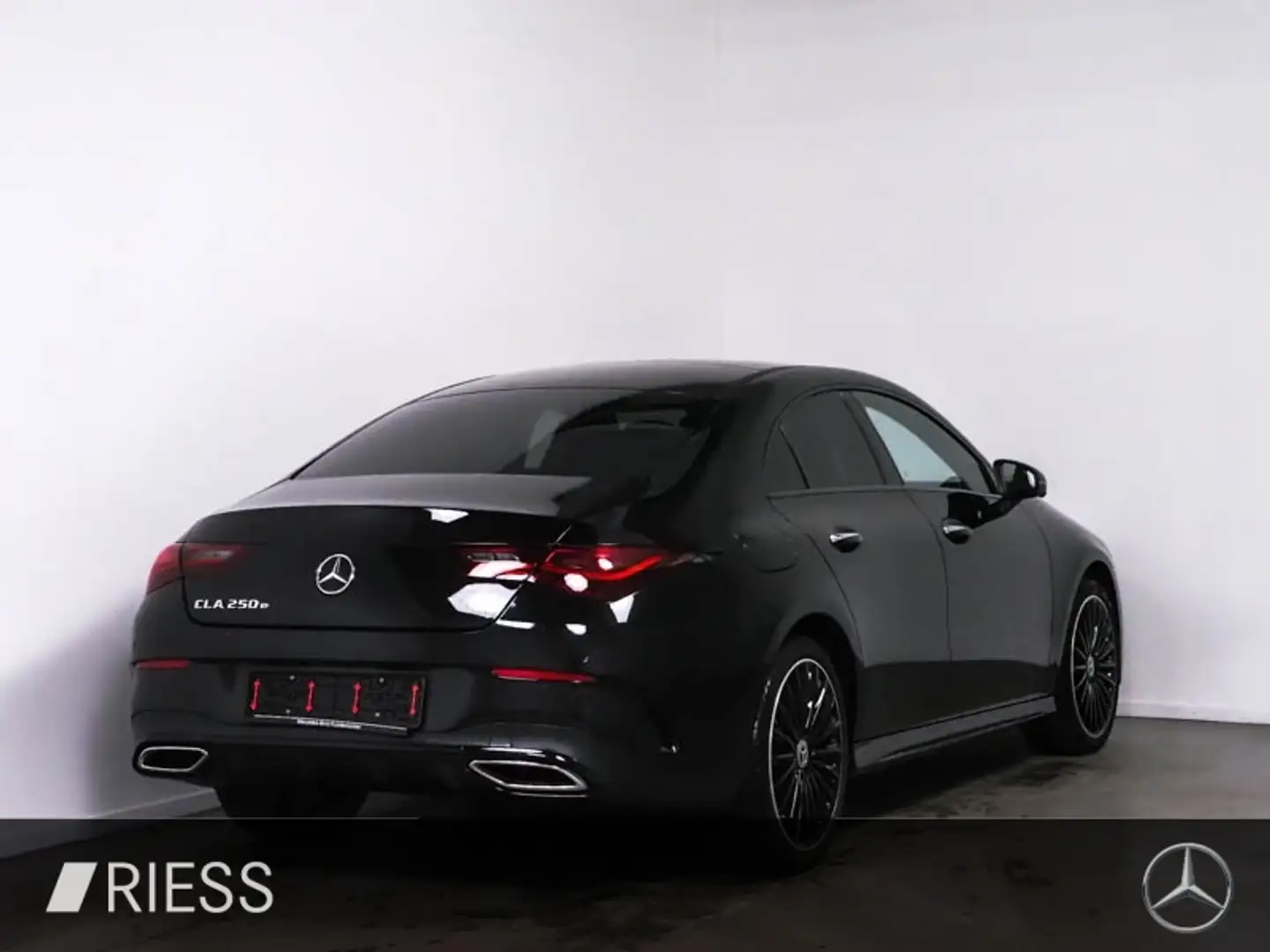 Mercedes-Benz CLA 250 e AMG Sport Night Distr Pano AHK HUD 19" Noir - 2
