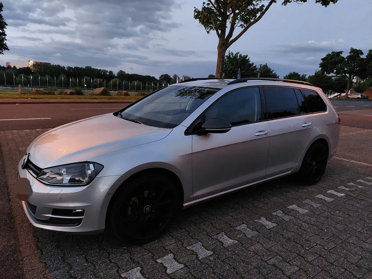 Volkswagen Golf Variant Comfortline BMT Silber - 2