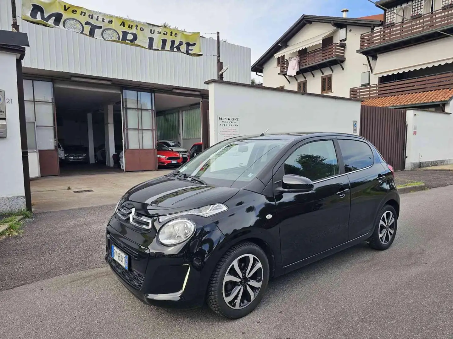 Citroen C1 PureTech 82 5 porte Shine Nero - 1