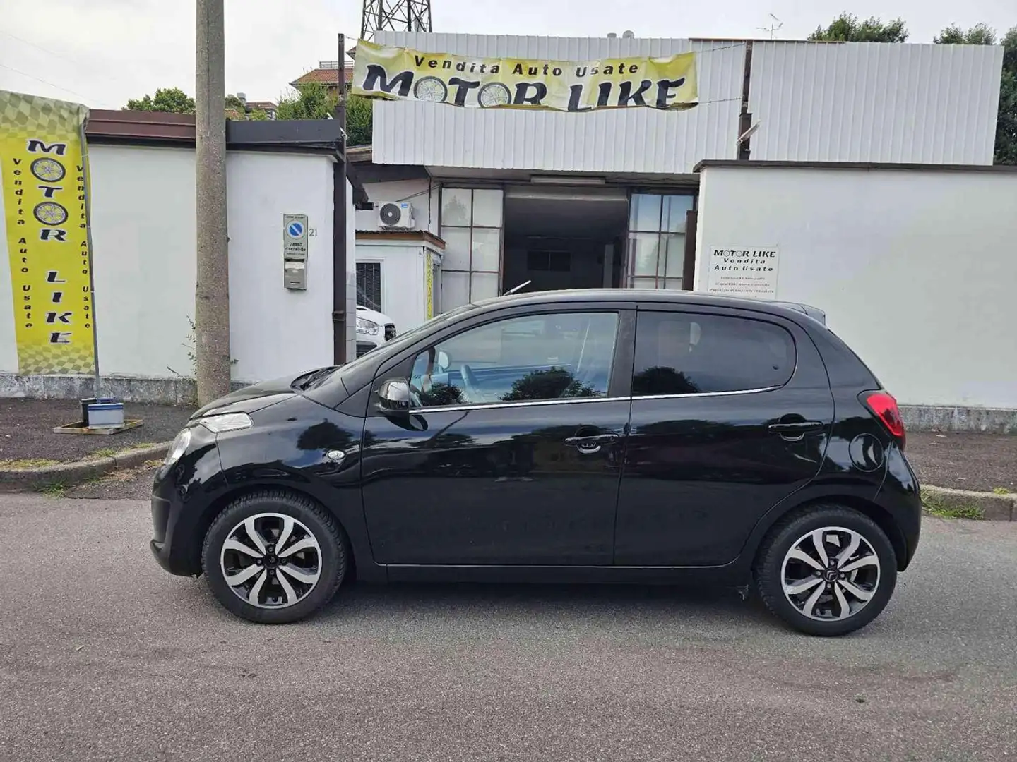 Citroen C1 PureTech 82 5 porte Shine Nero - 2
