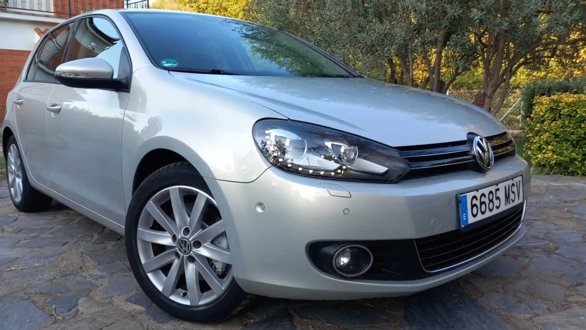 Volkswagen Golf Berlina Automático de 5 Puertas Gris - 2