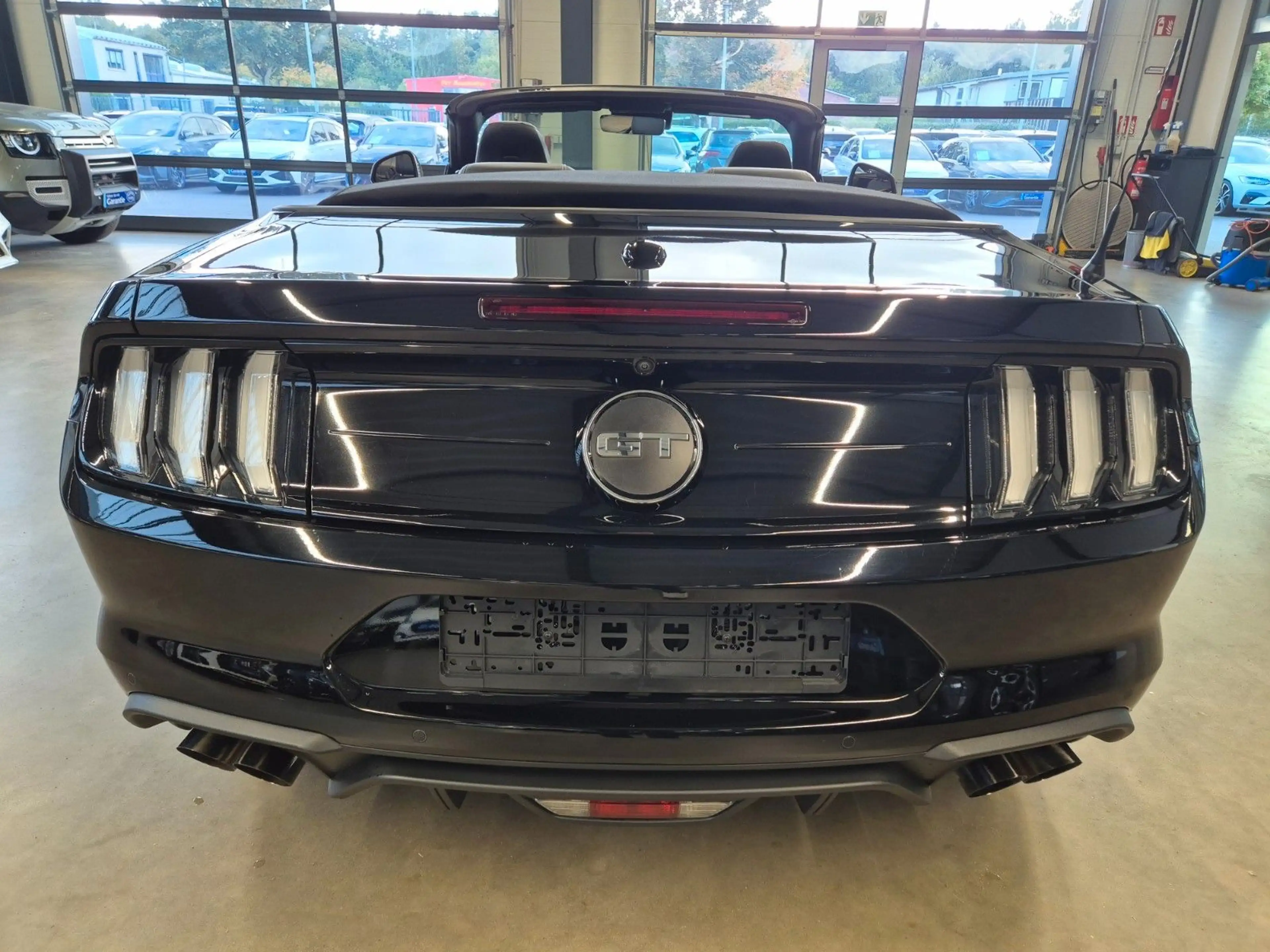 Ford Mustang MUSTANG GT 5.0 CABRIO SCHALTER LEDER B&O DEUTSCH — photo 6