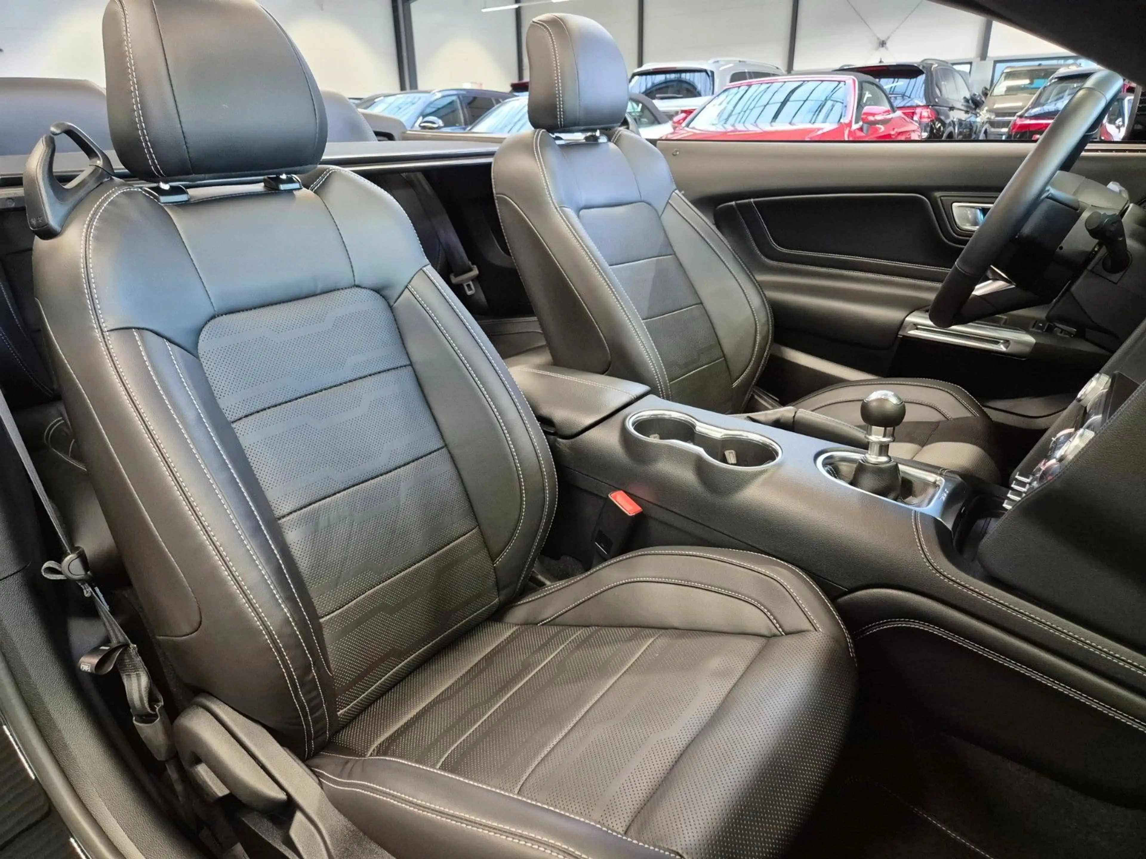 Ford Mustang MUSTANG GT 5.0 CABRIO SCHALTER LEDER B&O DEUTSCH — photo 12