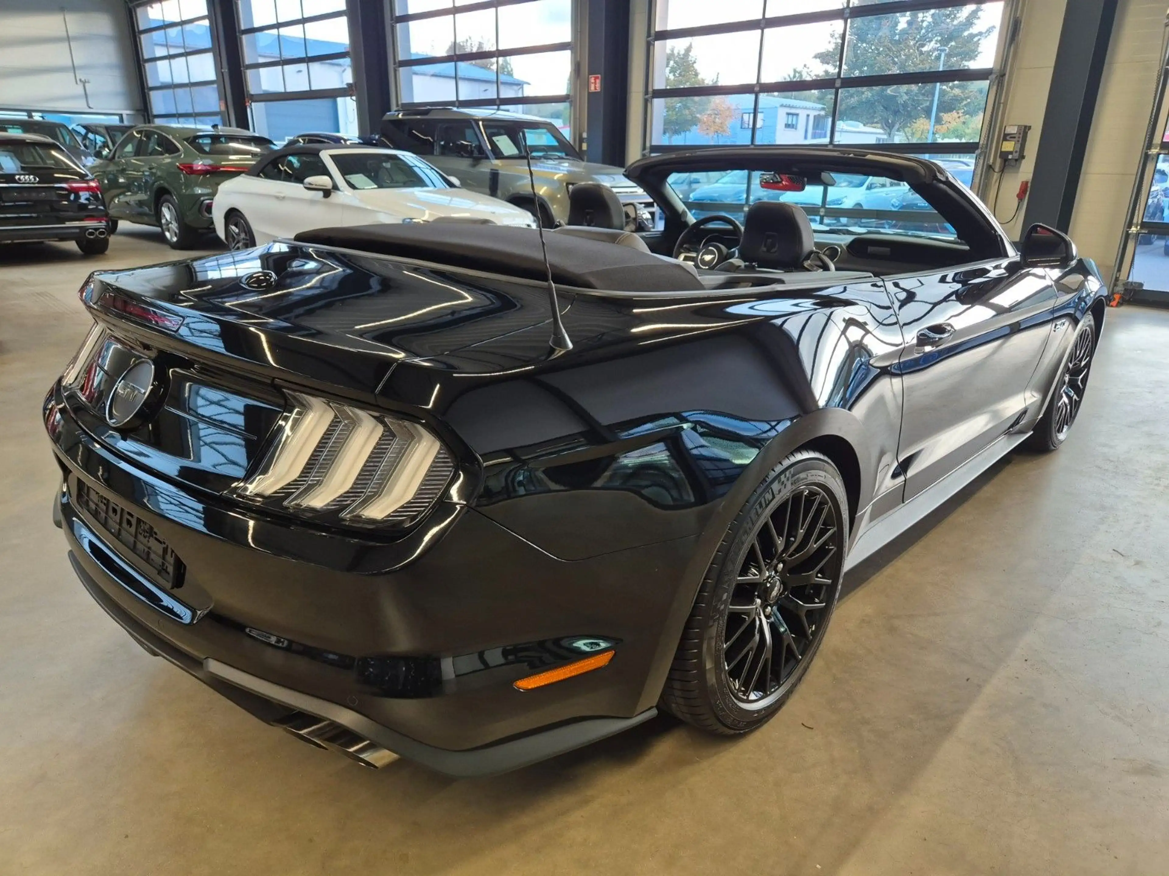 Ford Mustang MUSTANG GT 5.0 CABRIO SCHALTER LEDER B&O DEUTSCH — photo 5