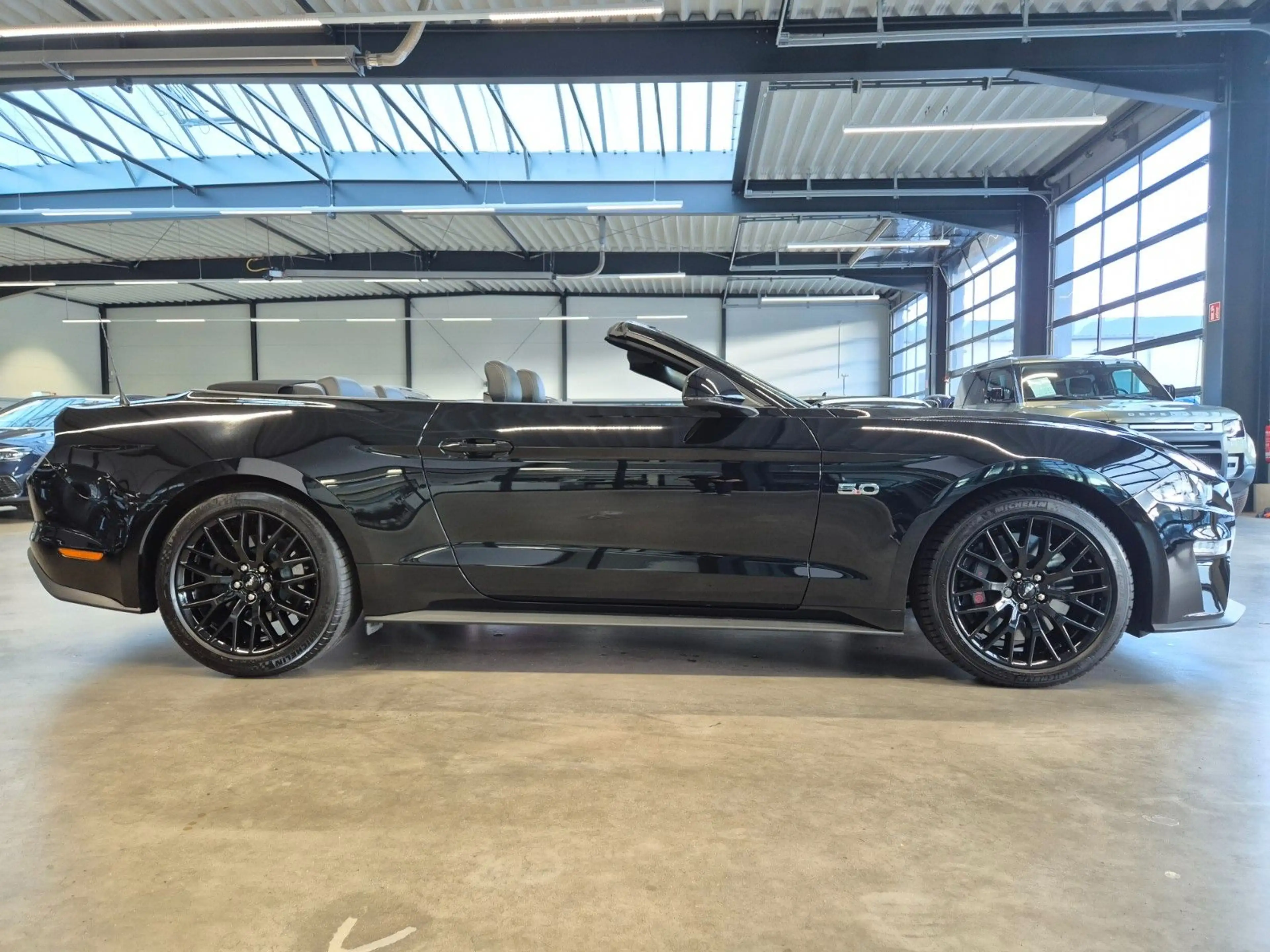 Ford Mustang MUSTANG GT 5.0 CABRIO SCHALTER LEDER B&O DEUTSCH — photo 4