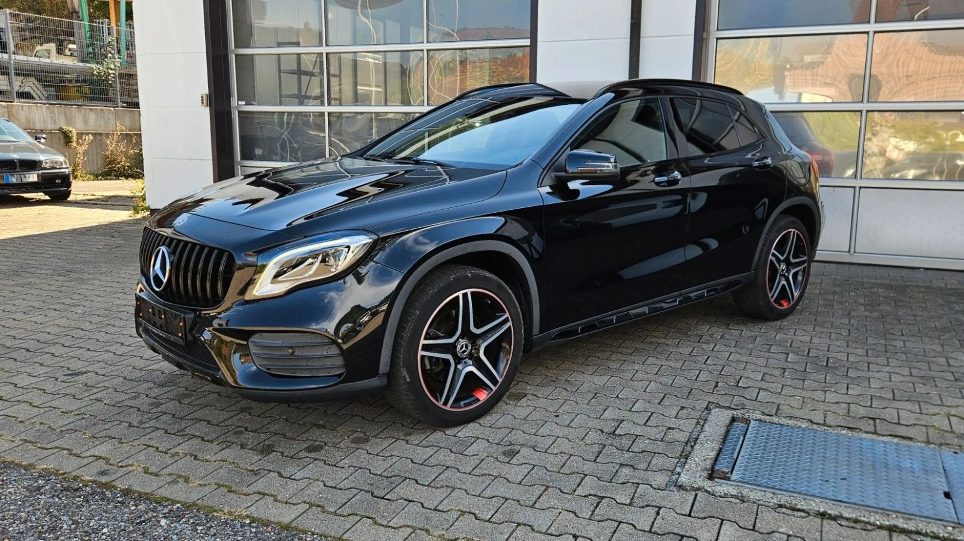 Mercedes-Benz GLA 250 AMG Line *Night*Kamera*h&k*Carbon* — photo 2