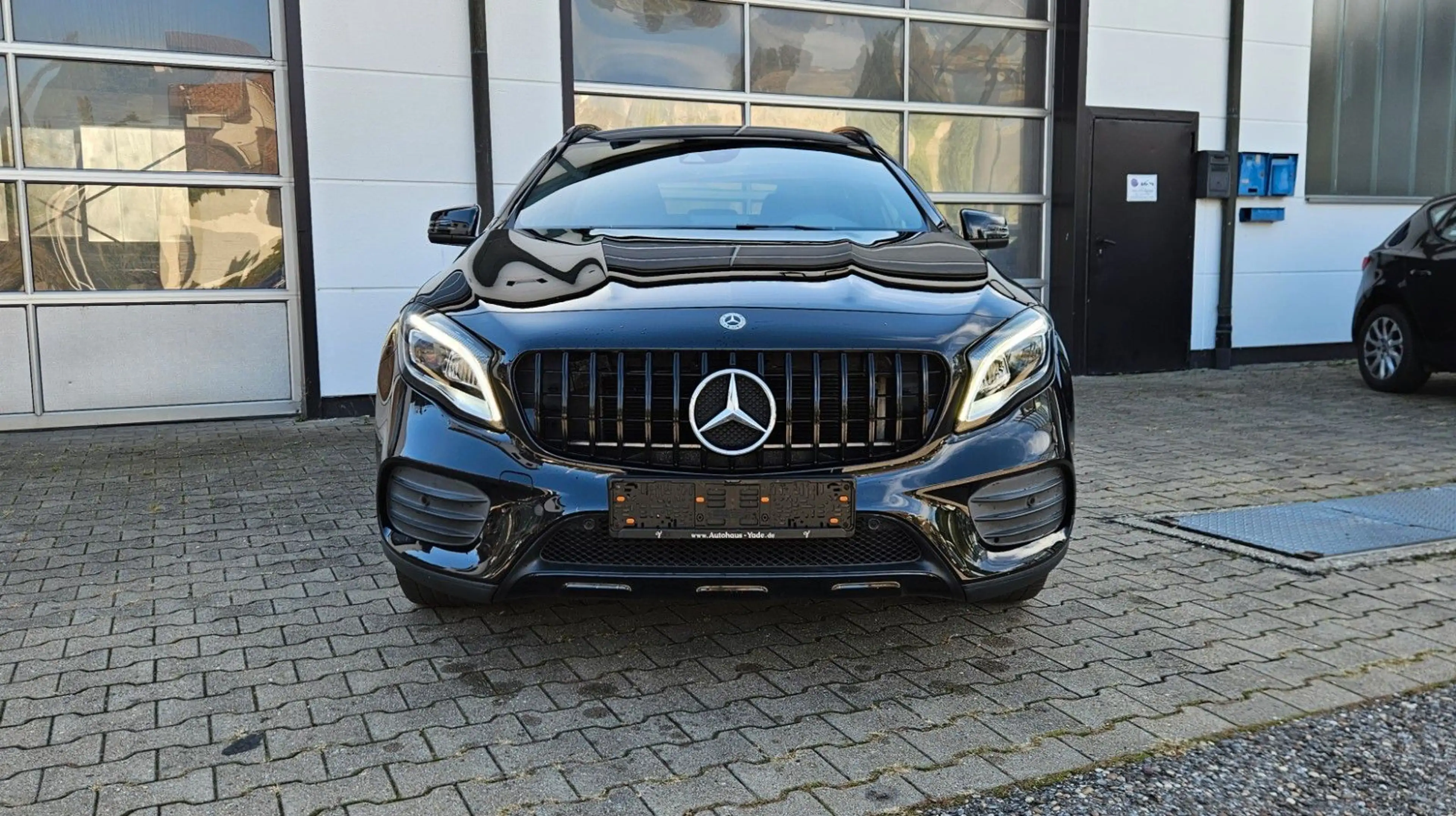 Mercedes-Benz GLA 250 AMG Line *Night*Kamera*h&k*Carbon* — photo 4
