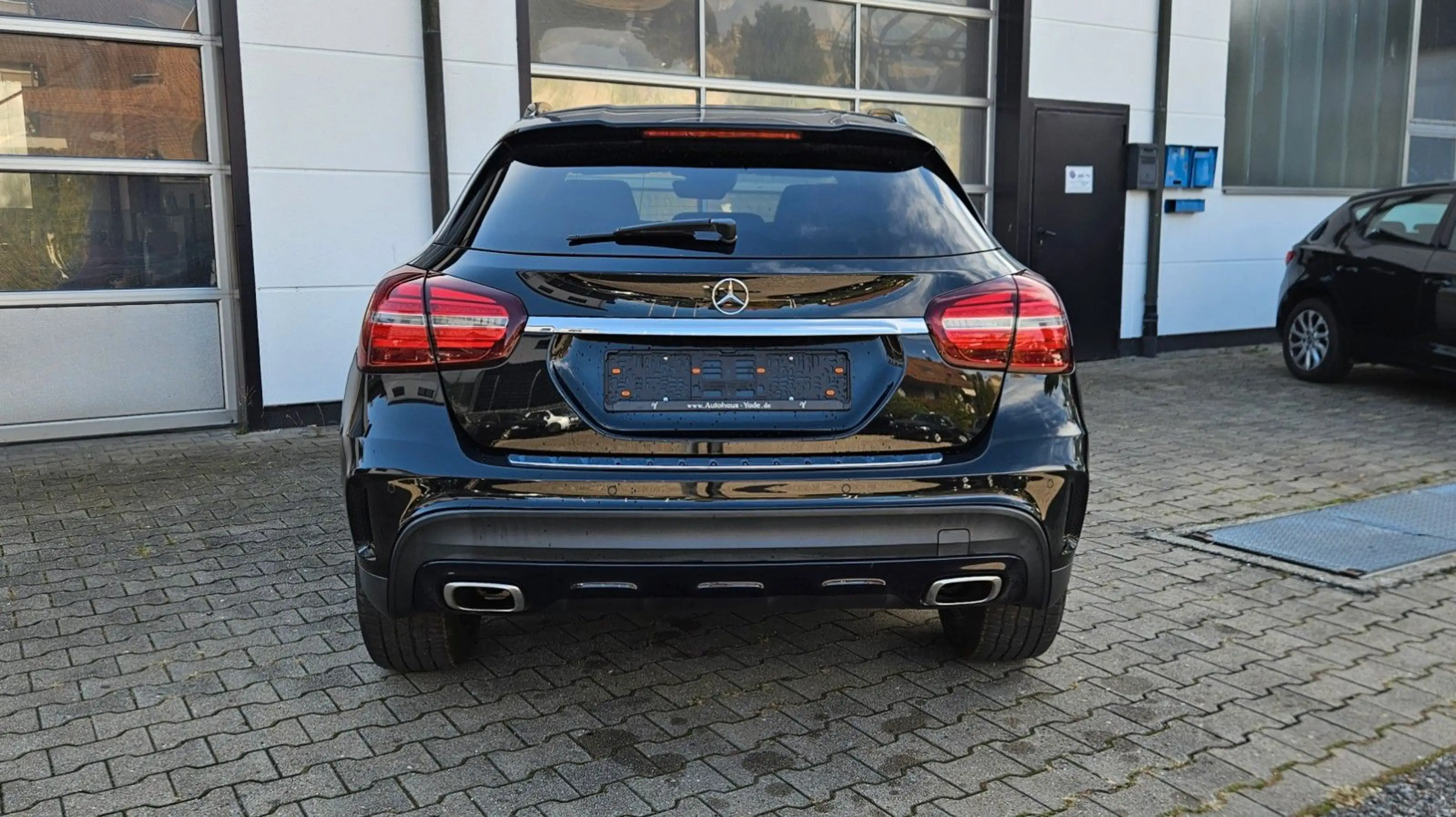 Mercedes-Benz GLA 250 AMG Line *Night*Kamera*h&k*Carbon* — photo 9