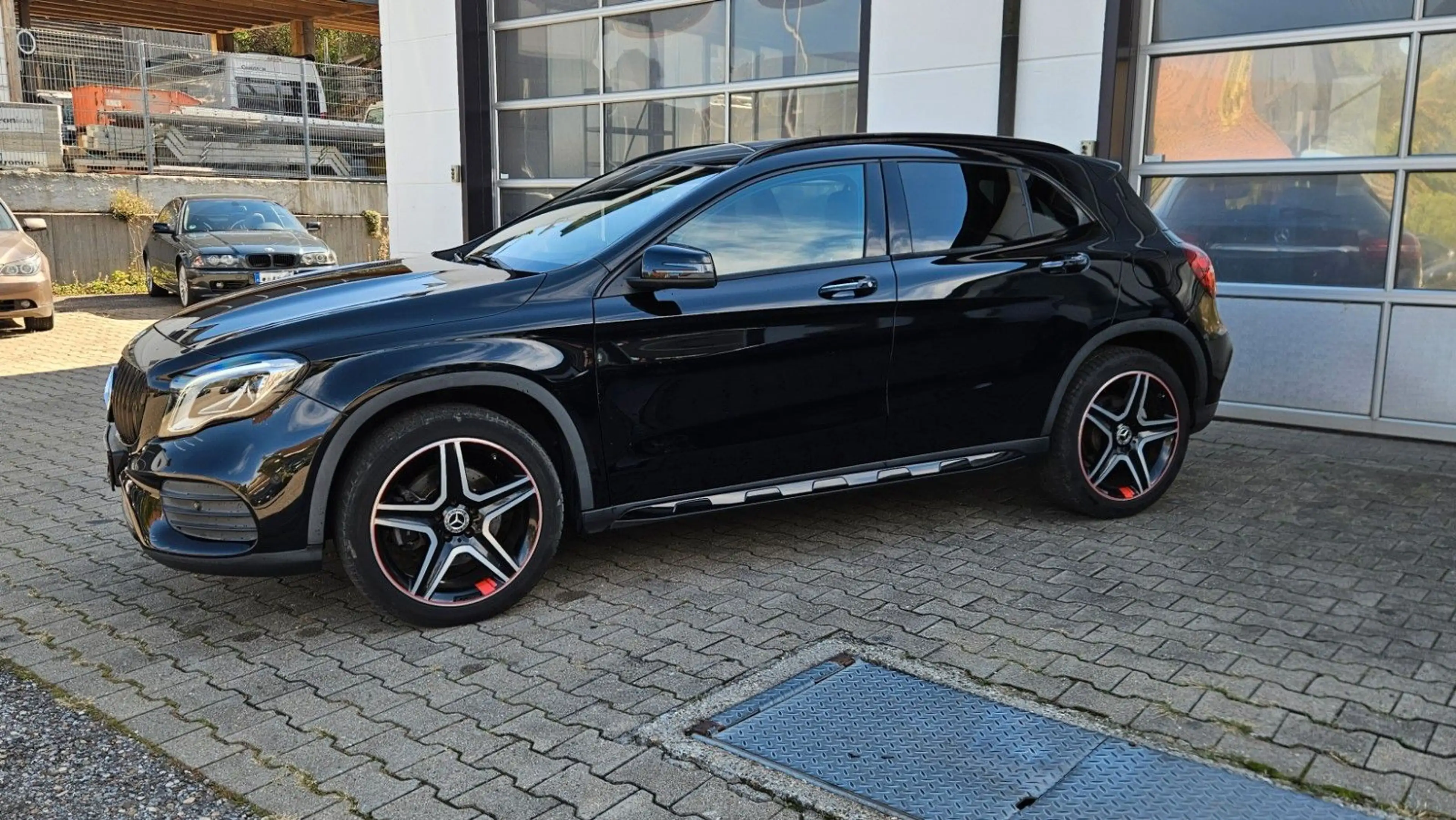 Mercedes-Benz GLA 250 AMG Line *Night*Kamera*h&k*Carbon* — photo 3