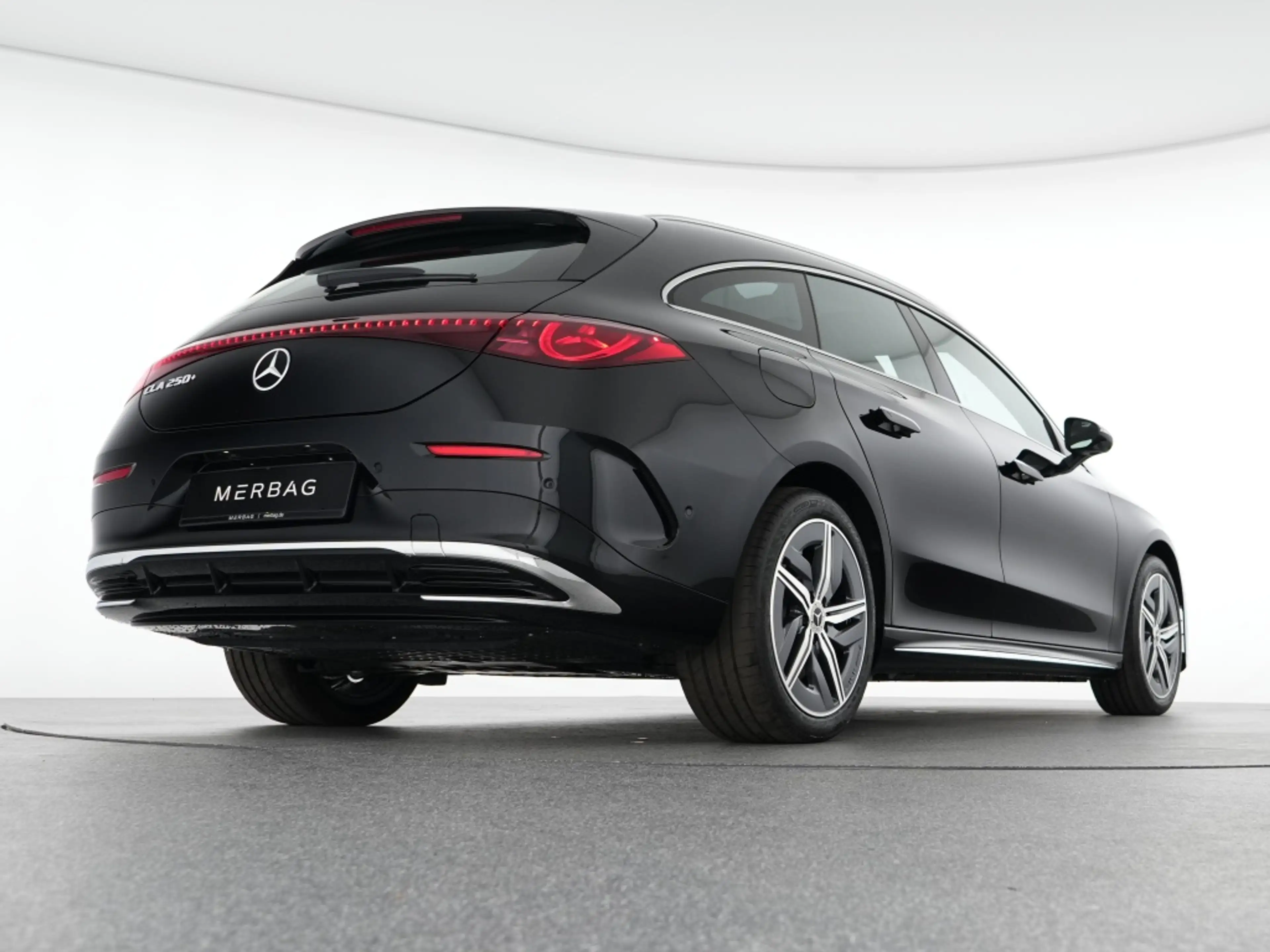 Mercedes-Benz CLA 250 + SB AMG Line Pano Memory Winter Memory — photo 9