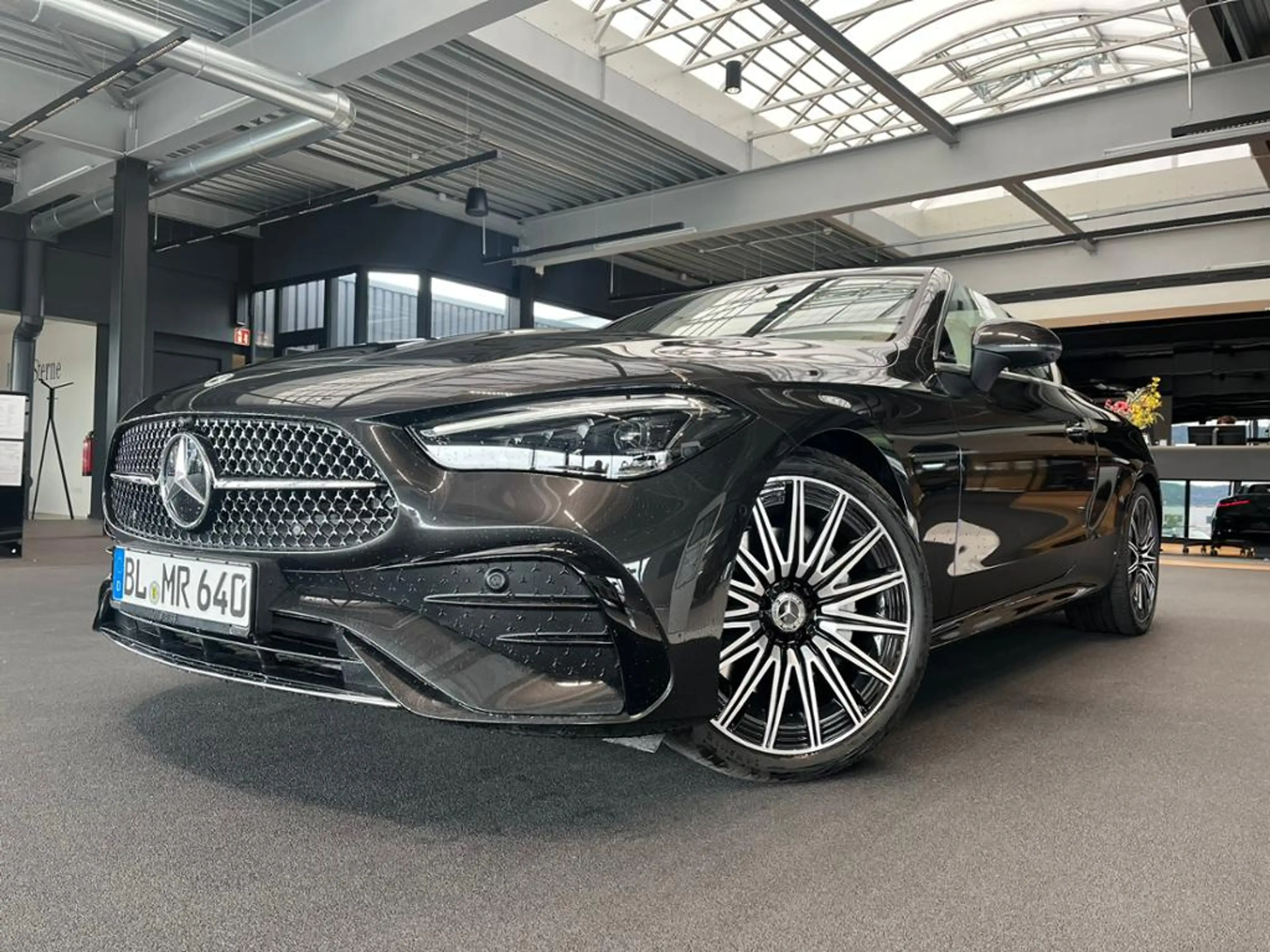 Mercedes-Benz CLE 180 Cabrio AMG+AHK+20"+AIRSCARF+AIRCAP+360°+ — photo 2