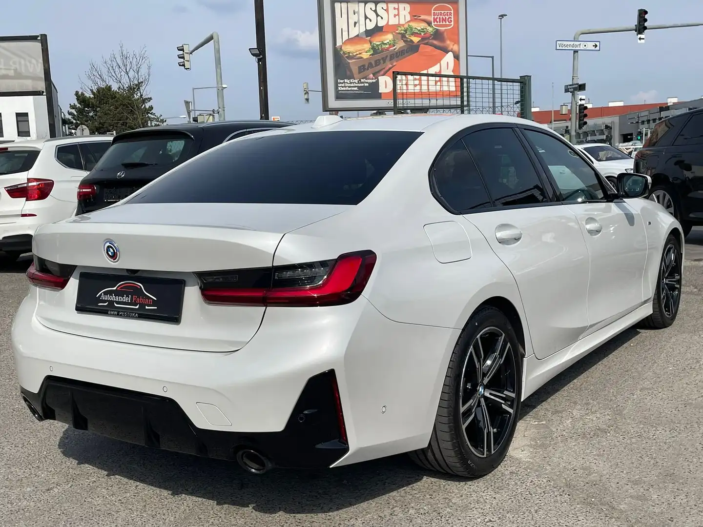 BMW 318 318 d **M Sport** Autom. BESTZUSTAND topAusstattng Weiß - 2