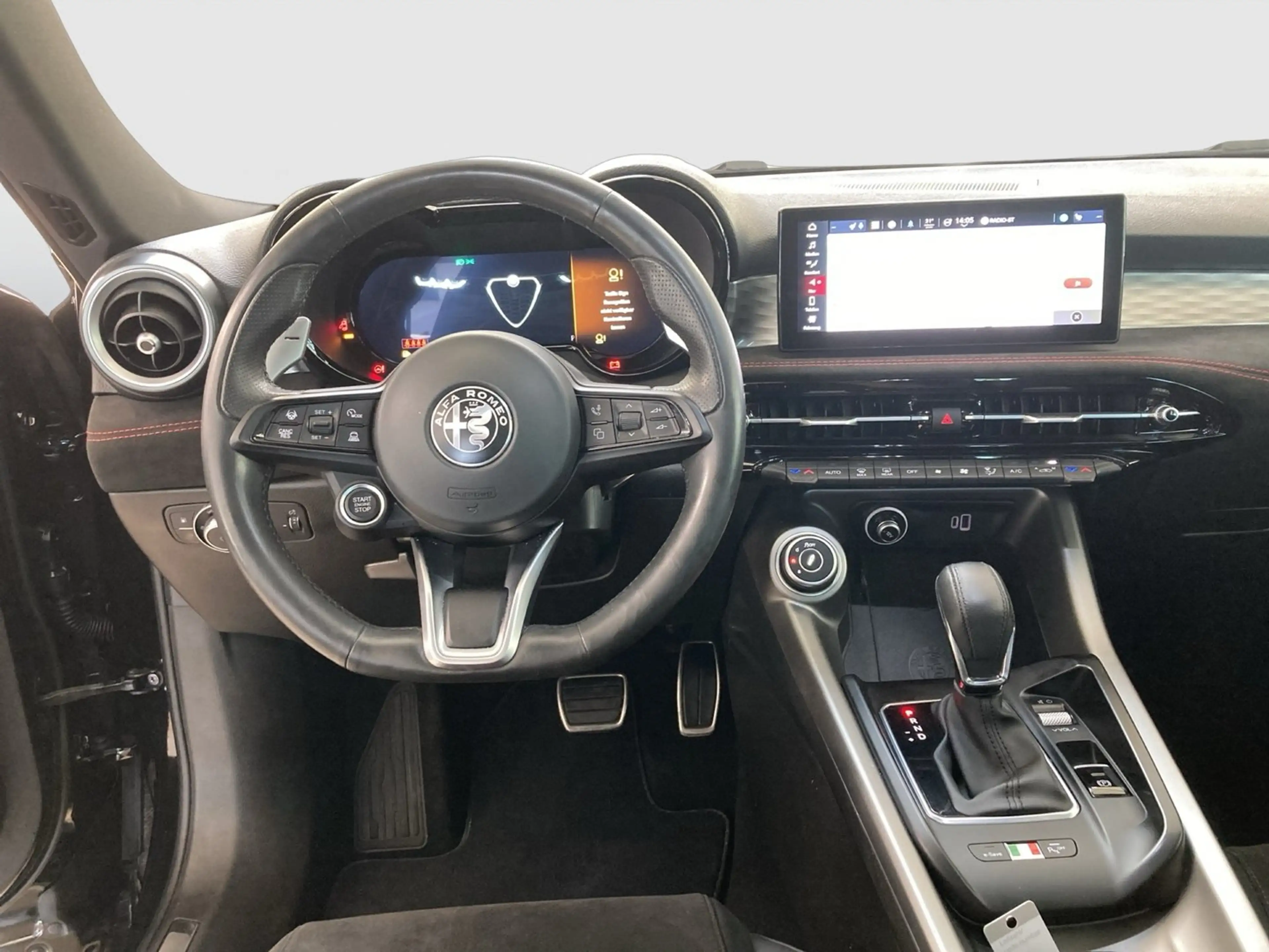 Alfa Romeo Tonale Veloce Plug-In-Hybrid AWD — photo 9