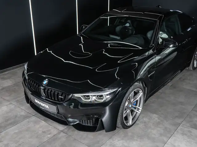 BMW M4 view 2
