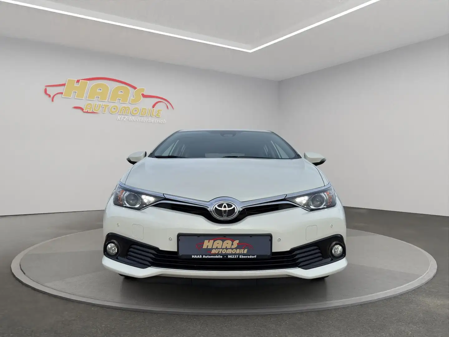 Toyota Auris Edition-S *Kamera*Tempomat*Bluetooth* Wit - 2