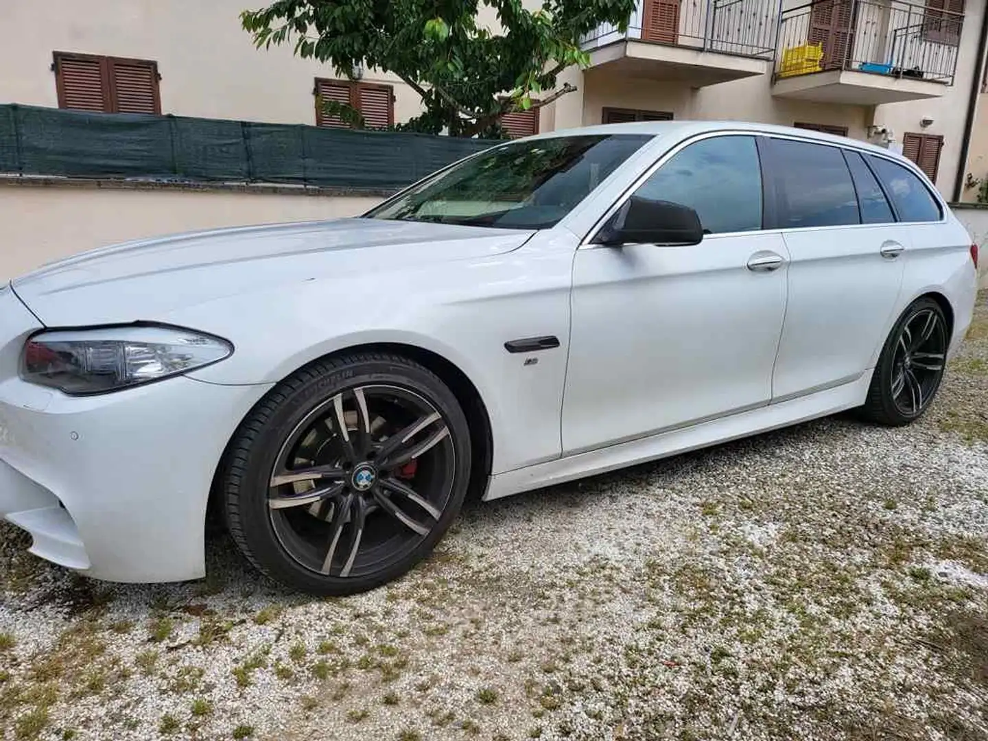 BMW 520 touring m sport Bianco - 2
