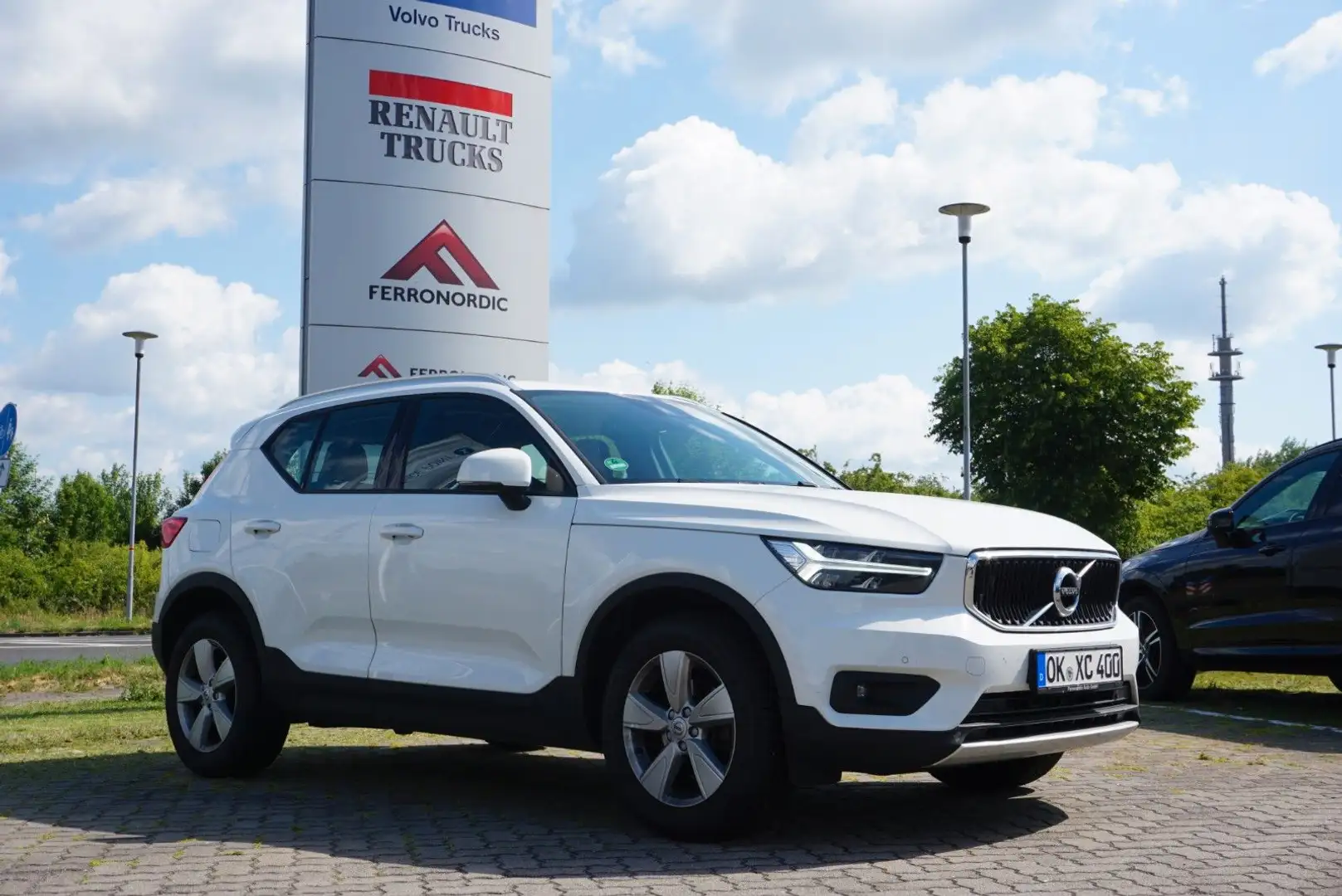 Volvo XC40 T3 Momentum Pro 2WD Weiß - 1