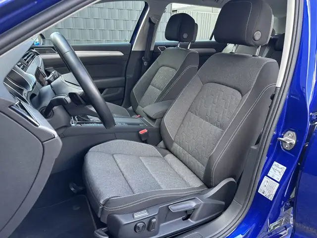 Volkswagen Passat view 9