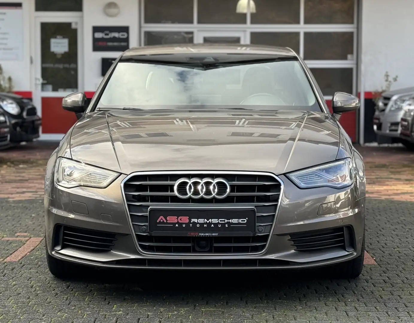 Audi A3 2.0 TDI S line *2.HD *AHK *ACC *B&O *Kamera Grau - 2