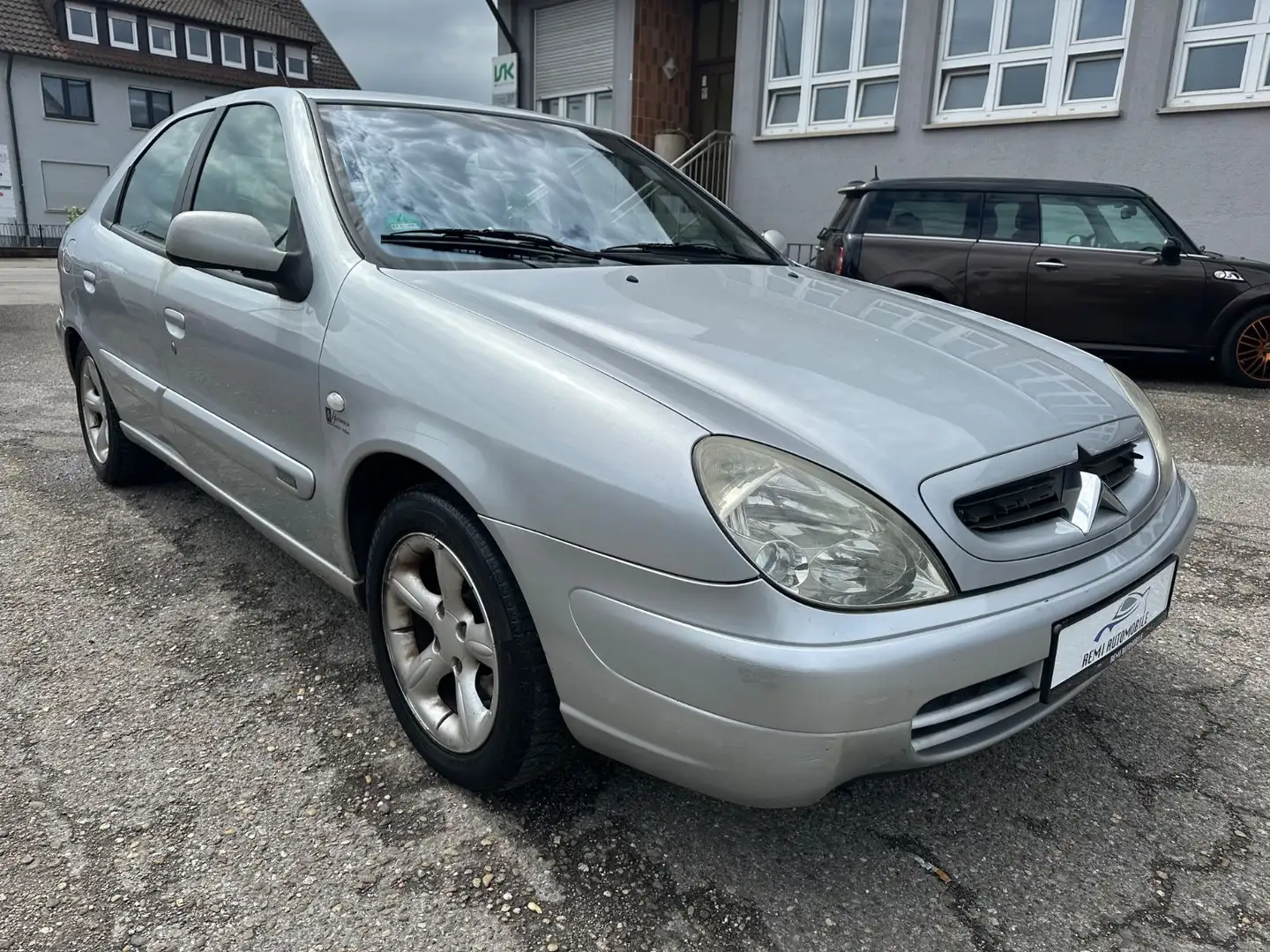 Citroen Xsara 1.6 16V Exclusive Autom. Silber - 1