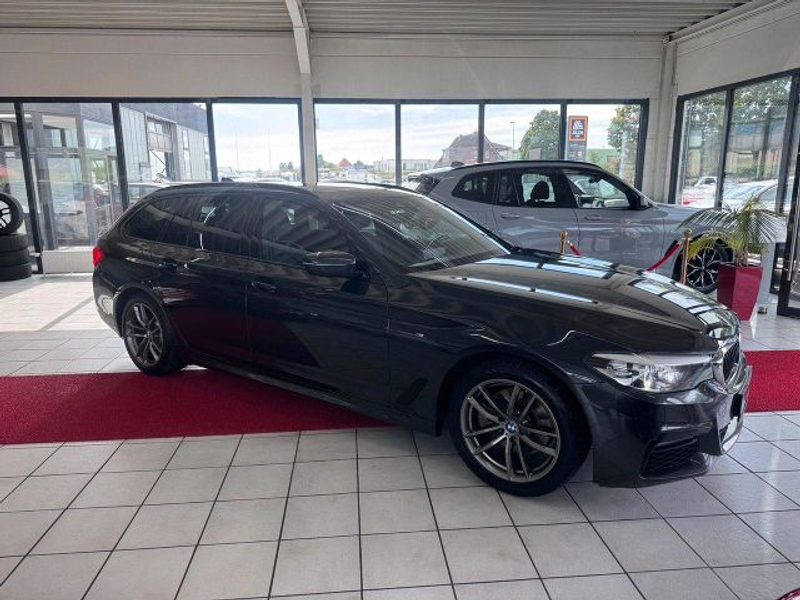 BMW 518 d M-Sport°LED°Navi°Panorama Glasdach° — photo 6