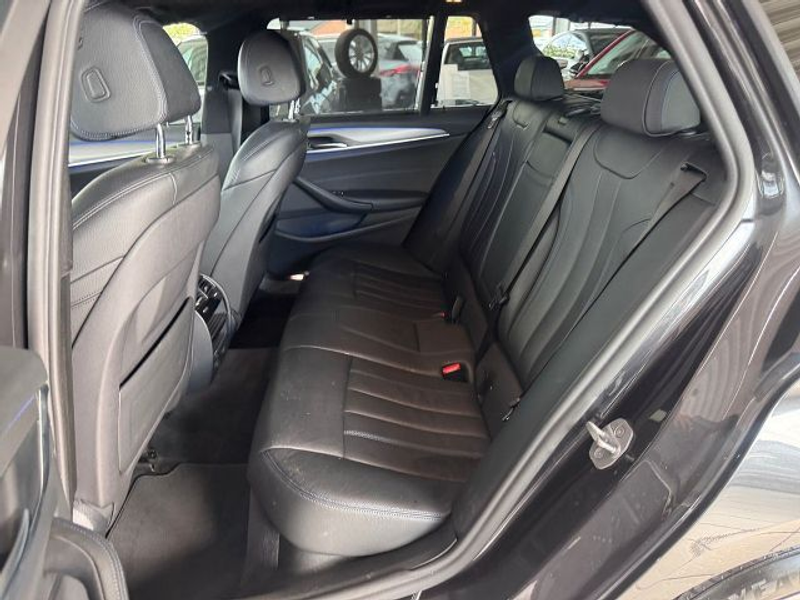BMW 518 d M-Sport°LED°Navi°Panorama Glasdach° — photo 12