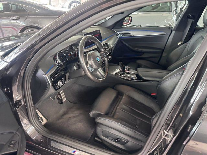 BMW 518 d M-Sport°LED°Navi°Panorama Glasdach° — photo 8