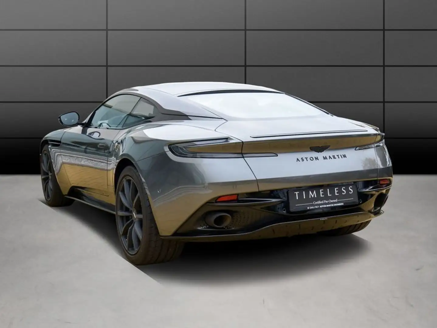 Aston Martin DB11 V8 Coupe Silver - 2