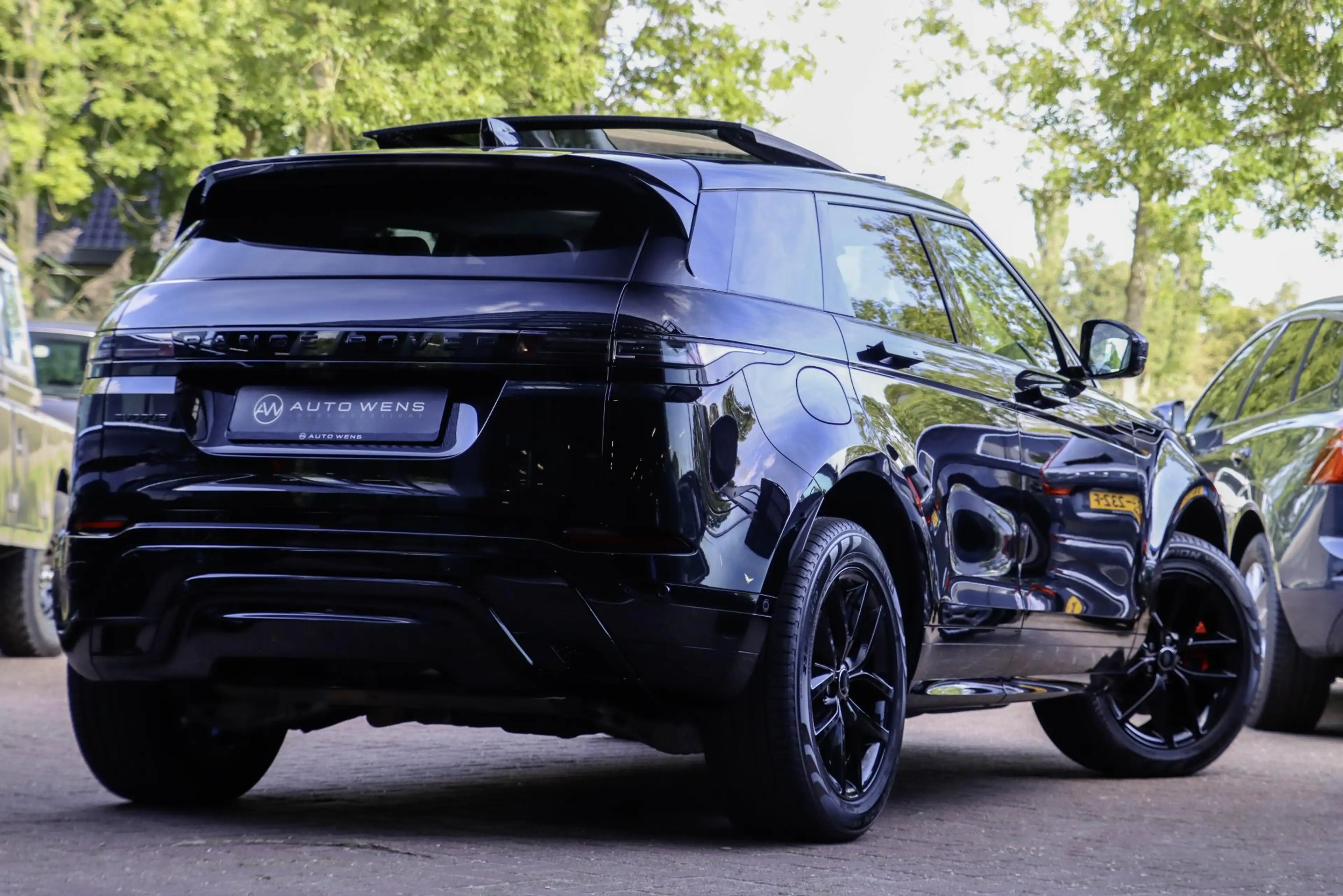 Land Rover Range Rover Evoque P300e PHEV AWD Panodak | Trekhaak | Head-up | Meri — photo 7