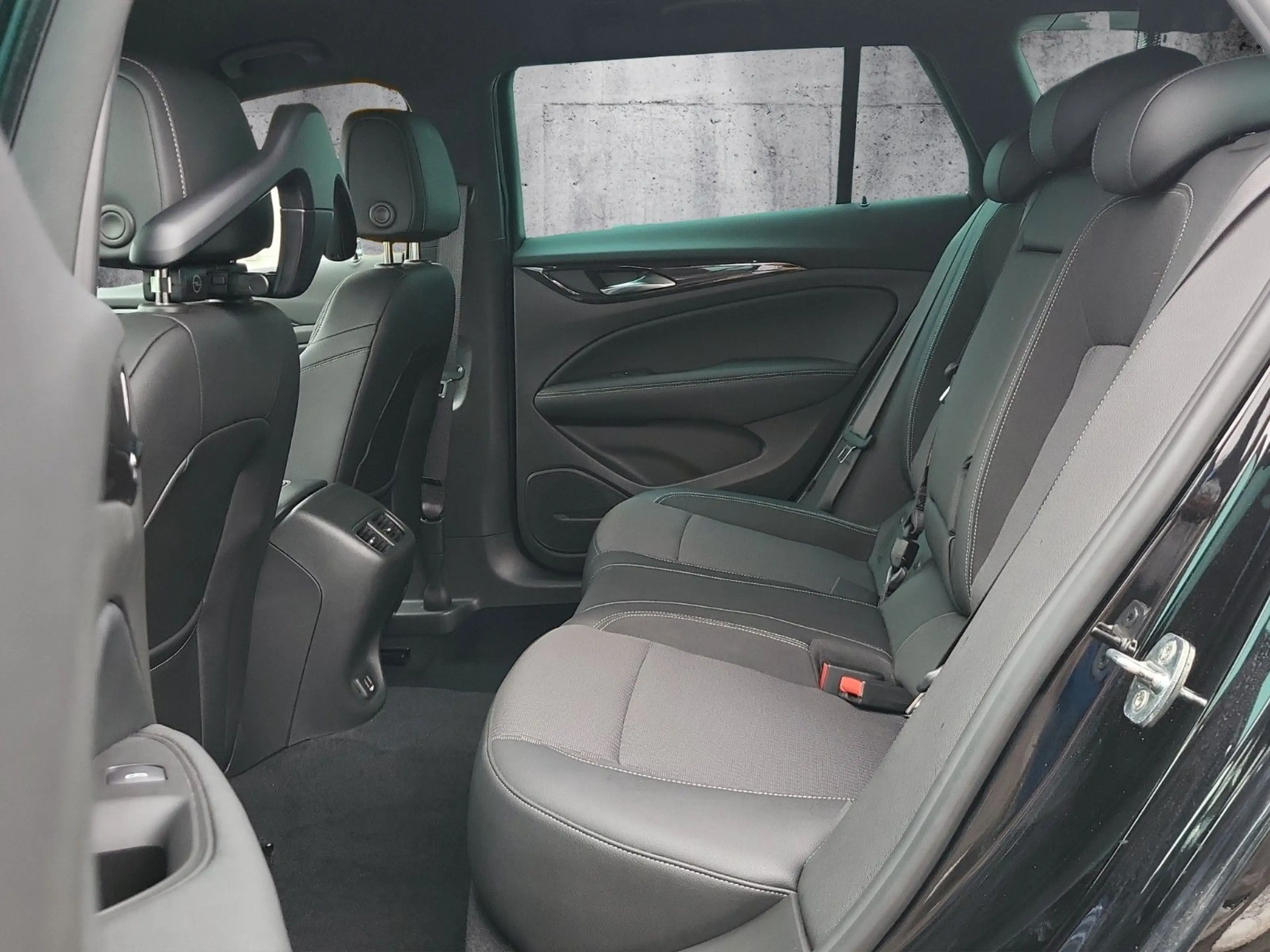 Opel Insignia B ST Premium "Business Elegance" 1-Hand — photo 29