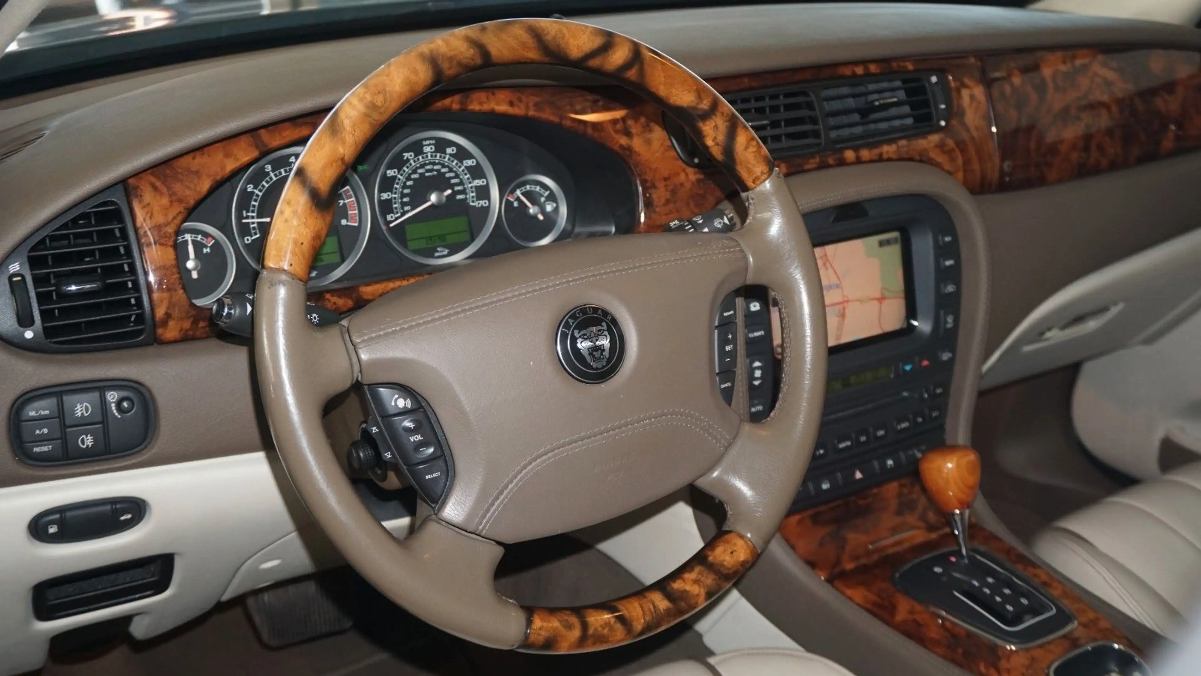Jaguar S-Type 3.0 V6 Executive*SHZ*LEDER*GSD*TEMPOMAT!! — photo 13