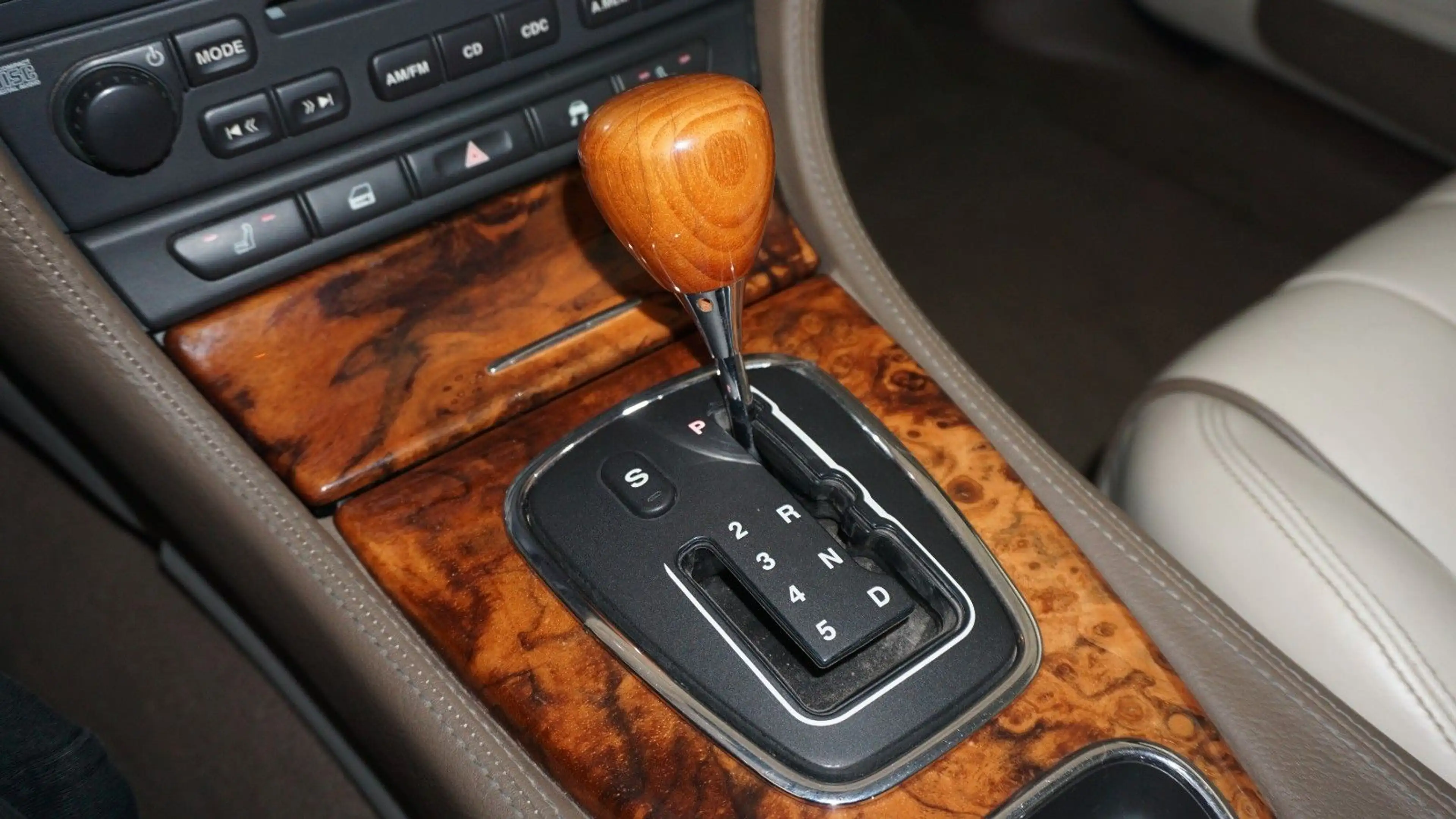 Jaguar S-Type 3.0 V6 Executive*SHZ*LEDER*GSD*TEMPOMAT!! — photo 17