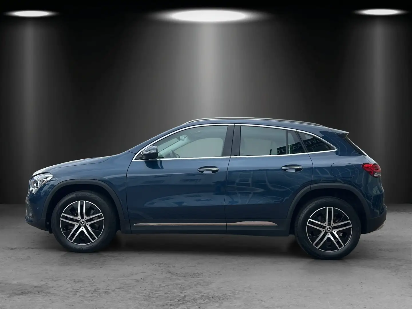 Mercedes-Benz GLA 250 e Progr LED Memo KeyGo el.Heckkl Busines Modrá - 2