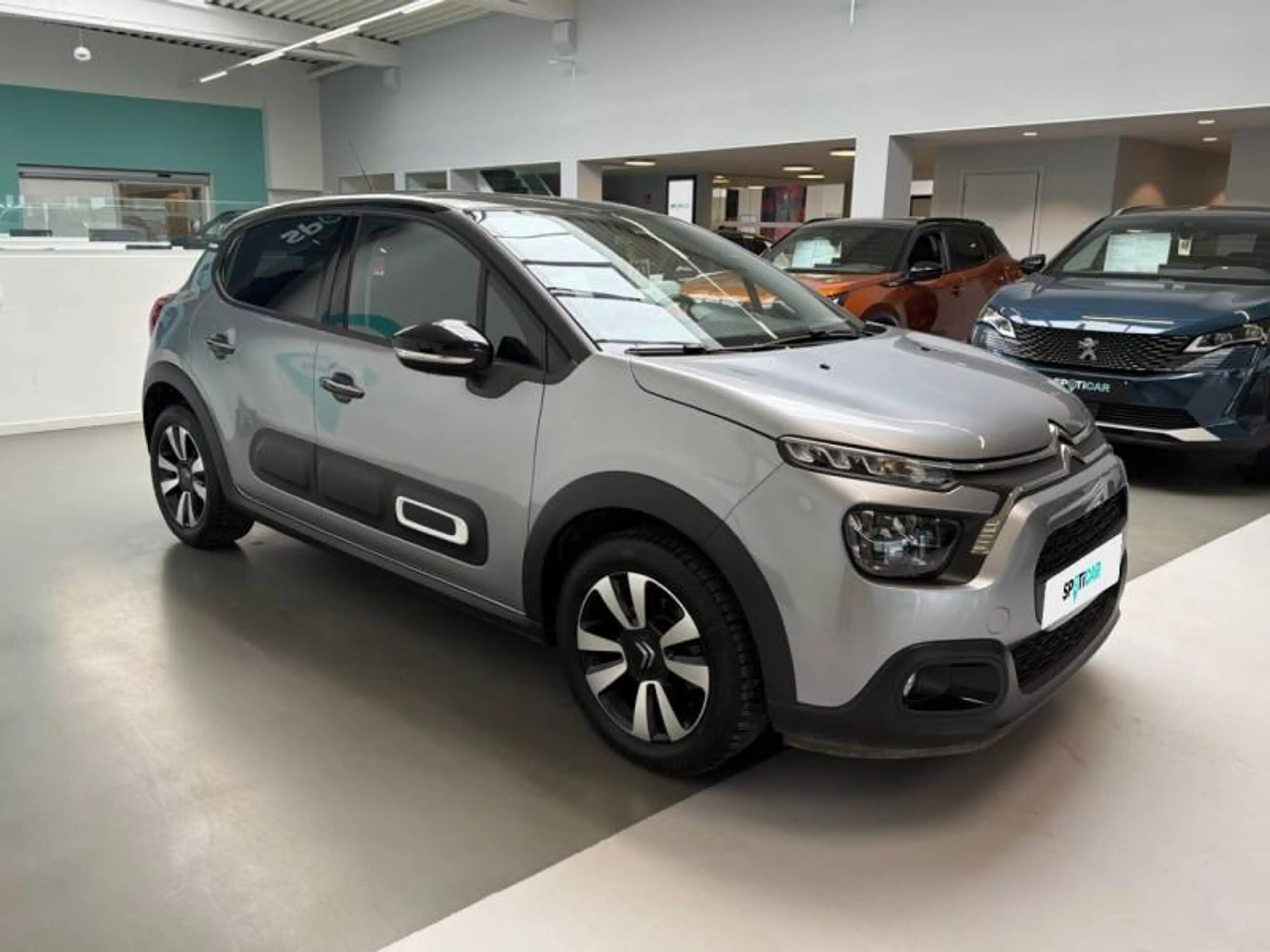 Citroen C3 3 1.2 PureTech 83 S&S MAN Shine — photo 3