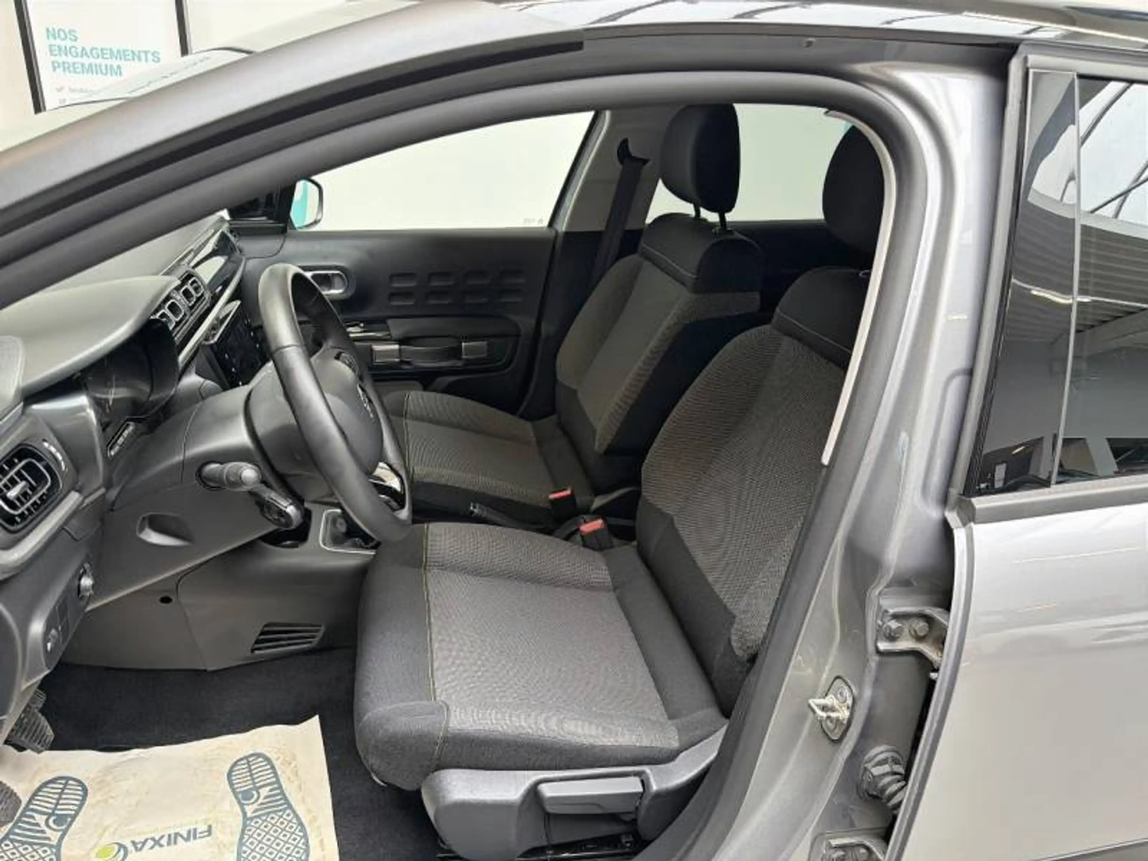 Citroen C3 3 1.2 PureTech 83 S&S MAN Shine — photo 9