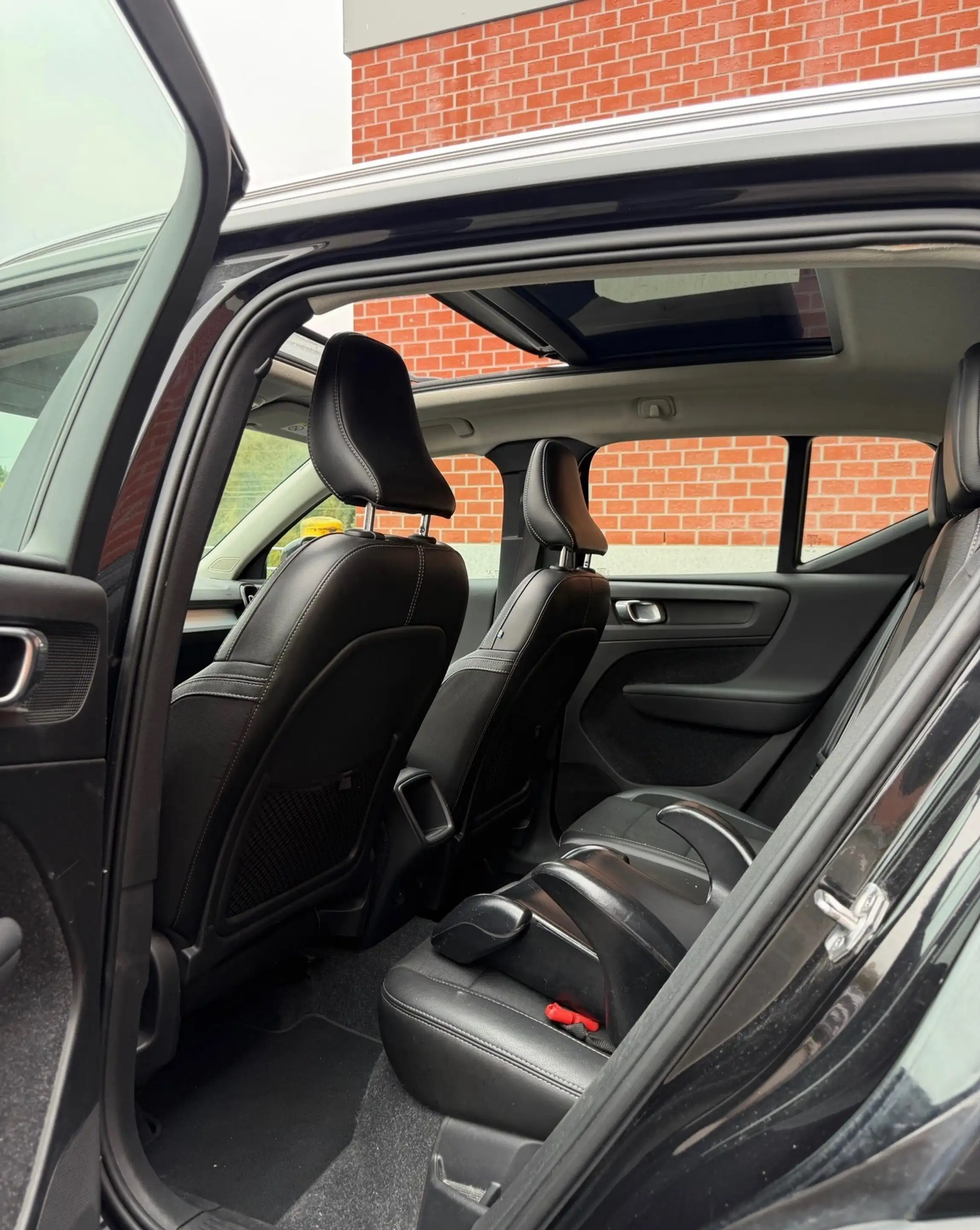 Volvo XC40 XC40 2.0 D3 Momentum Pro Geartronic — photo 8