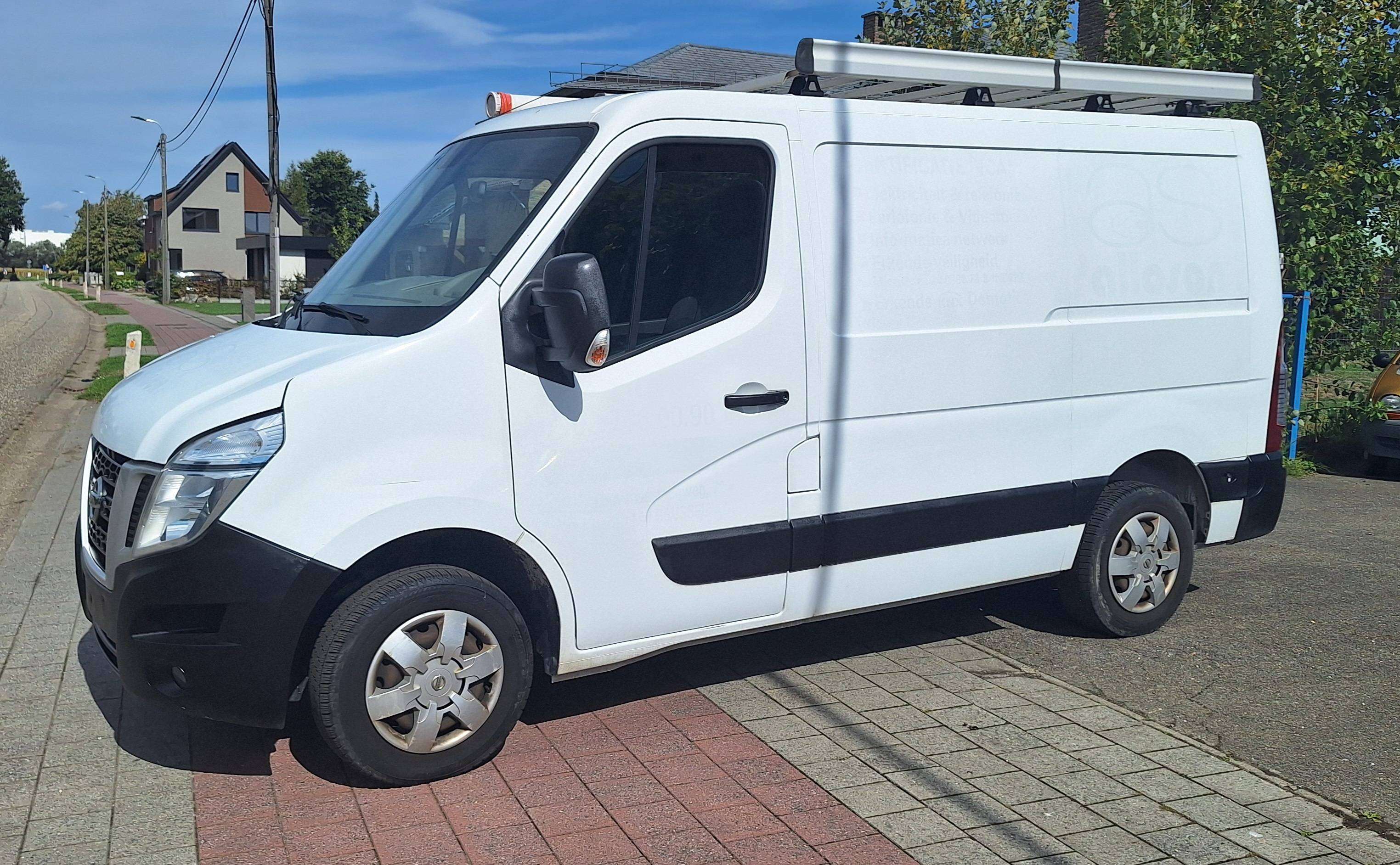 2016 Nissan NV 400