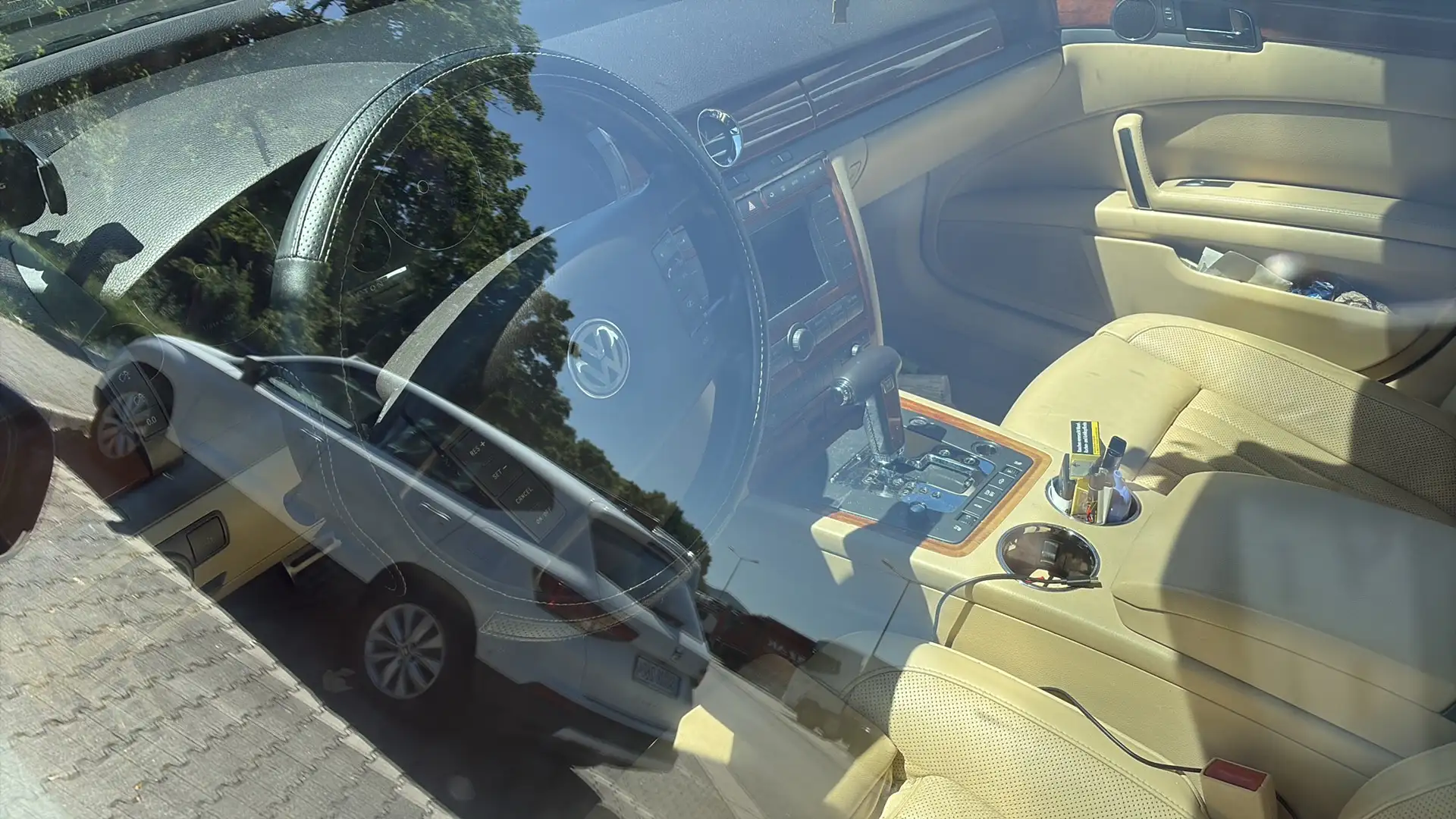 Volkswagen Phaeton 4.2 V8 4MOTION Automatik (5 Sitzer) - 1