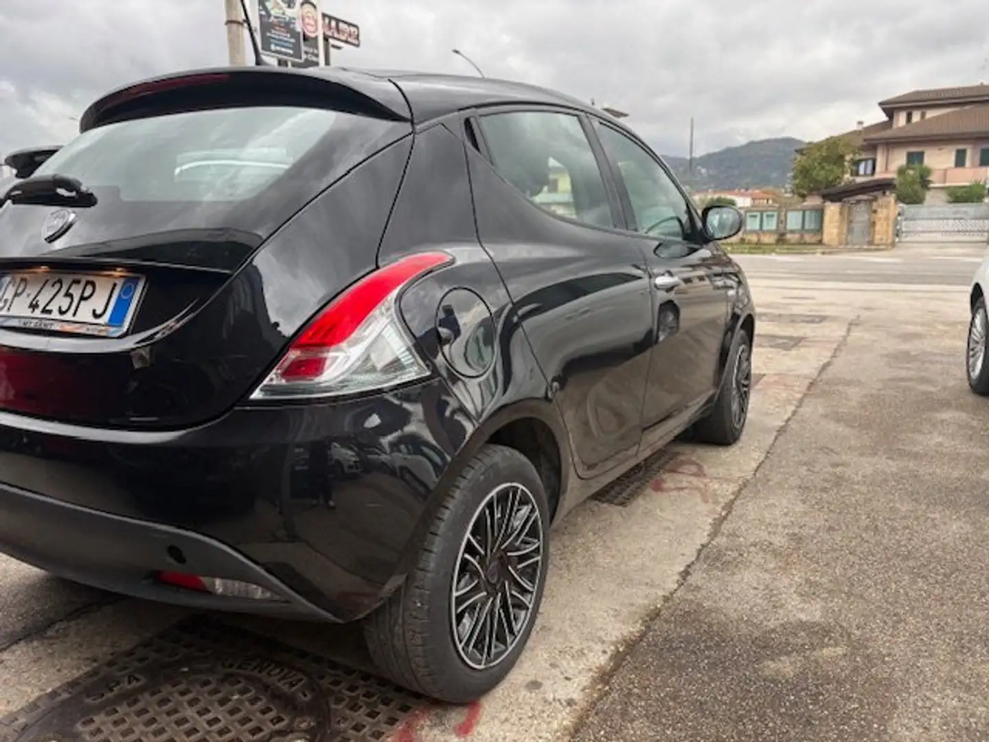 Lancia Ypsilon Ypsilon III 2021 1.0 firefly hybrid Silver s Negro - 2