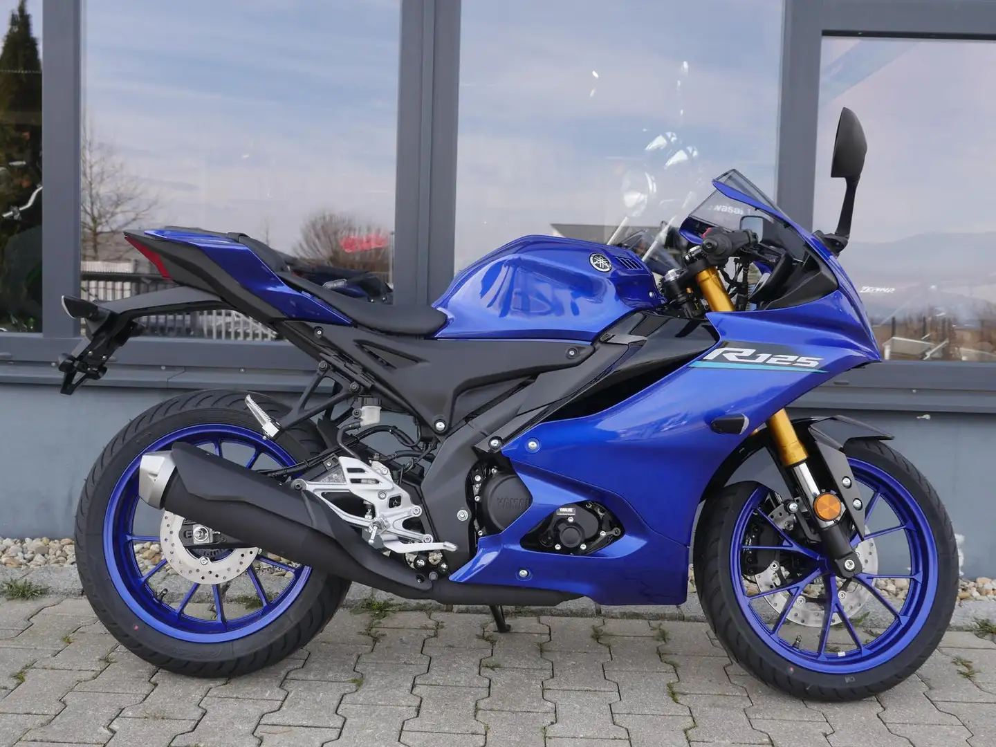 Yamaha YZF-R125 YZF-R 125 - Mod. 2026 - blau + 70th auf Lager - 2