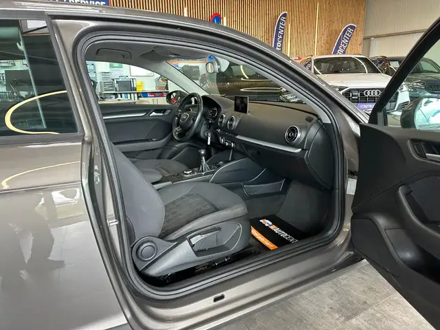Audi A3 view 26