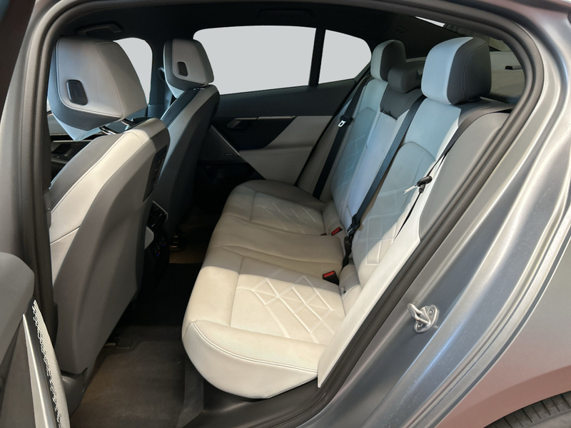 BMW 520 d Aut. — photo 13