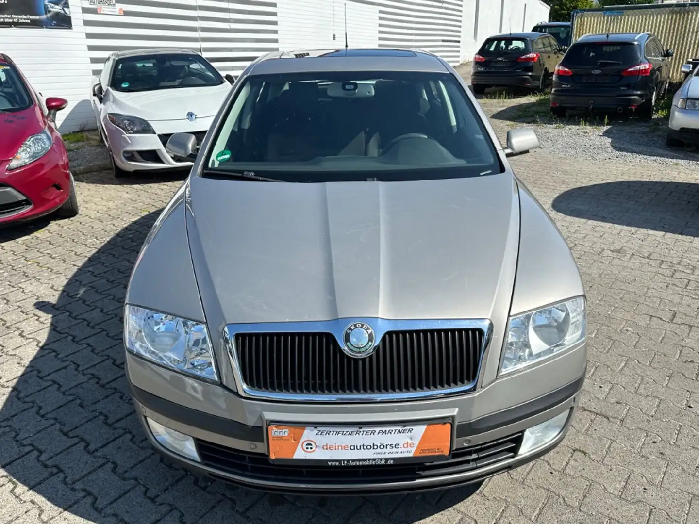 Skoda Octavia Lim. Elegance/Getriebe ruckelt !! Export Verde - 2