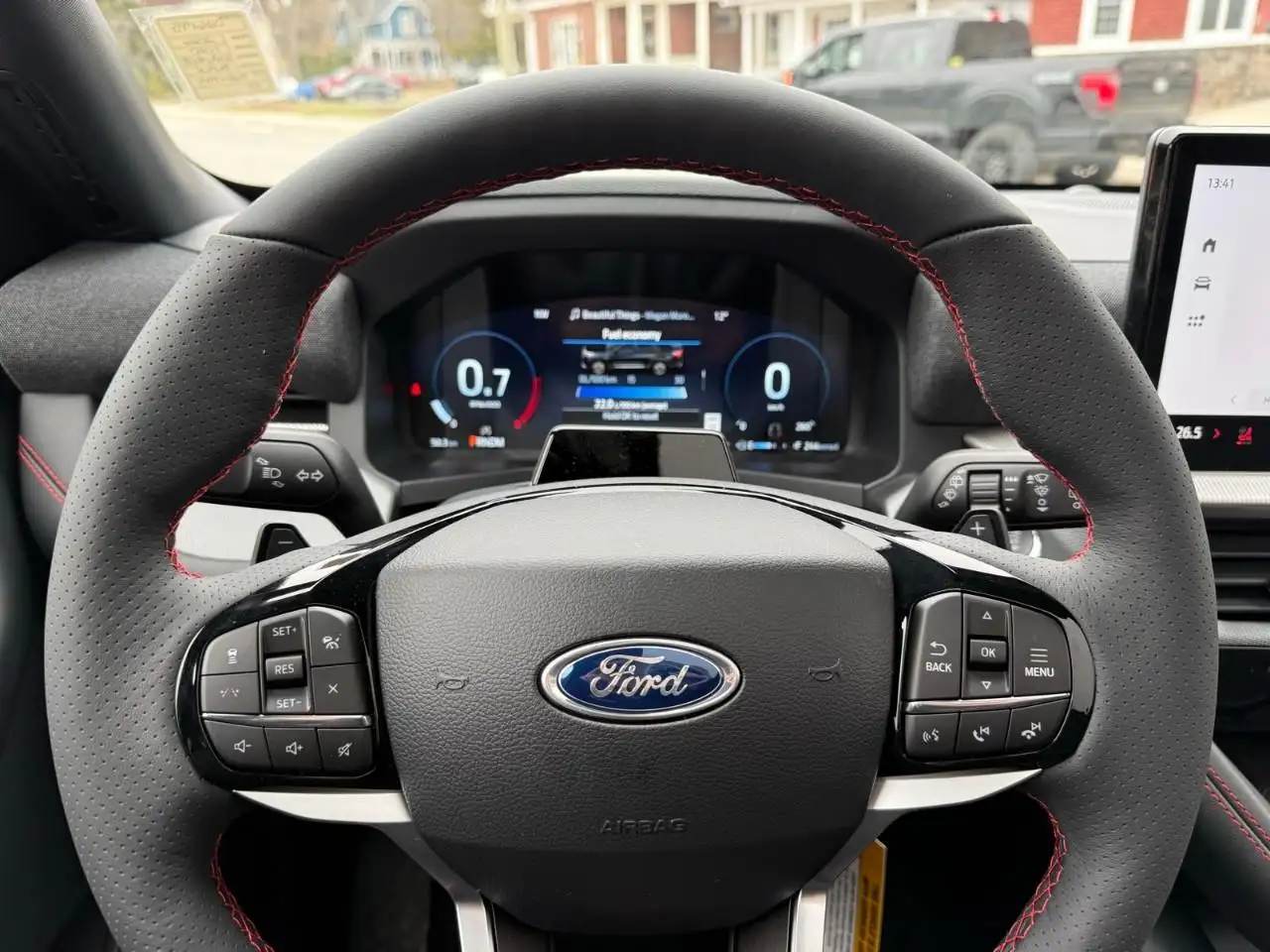 Ford Explorer снимка Ford Explorer