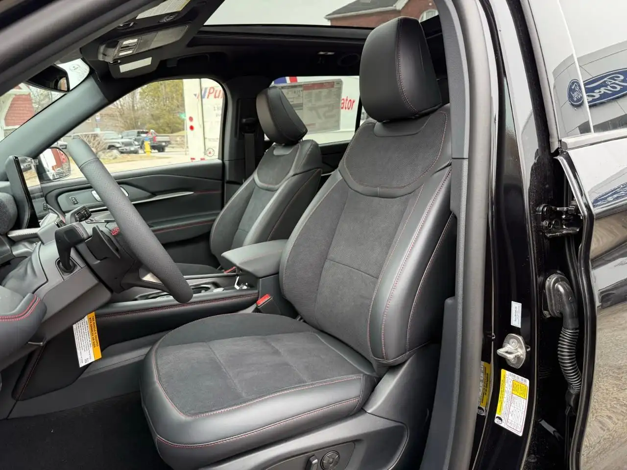 Ford Explorer снимка Ford Explorer
