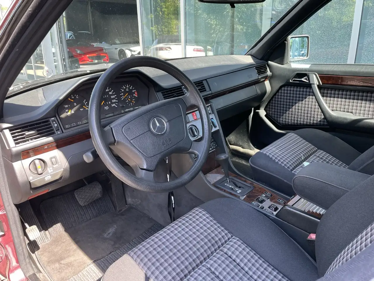 Mercedes-Benz E 200 Cabrio Automatik*Sitzheizung*Radio* OLDTIMER, foto 11
