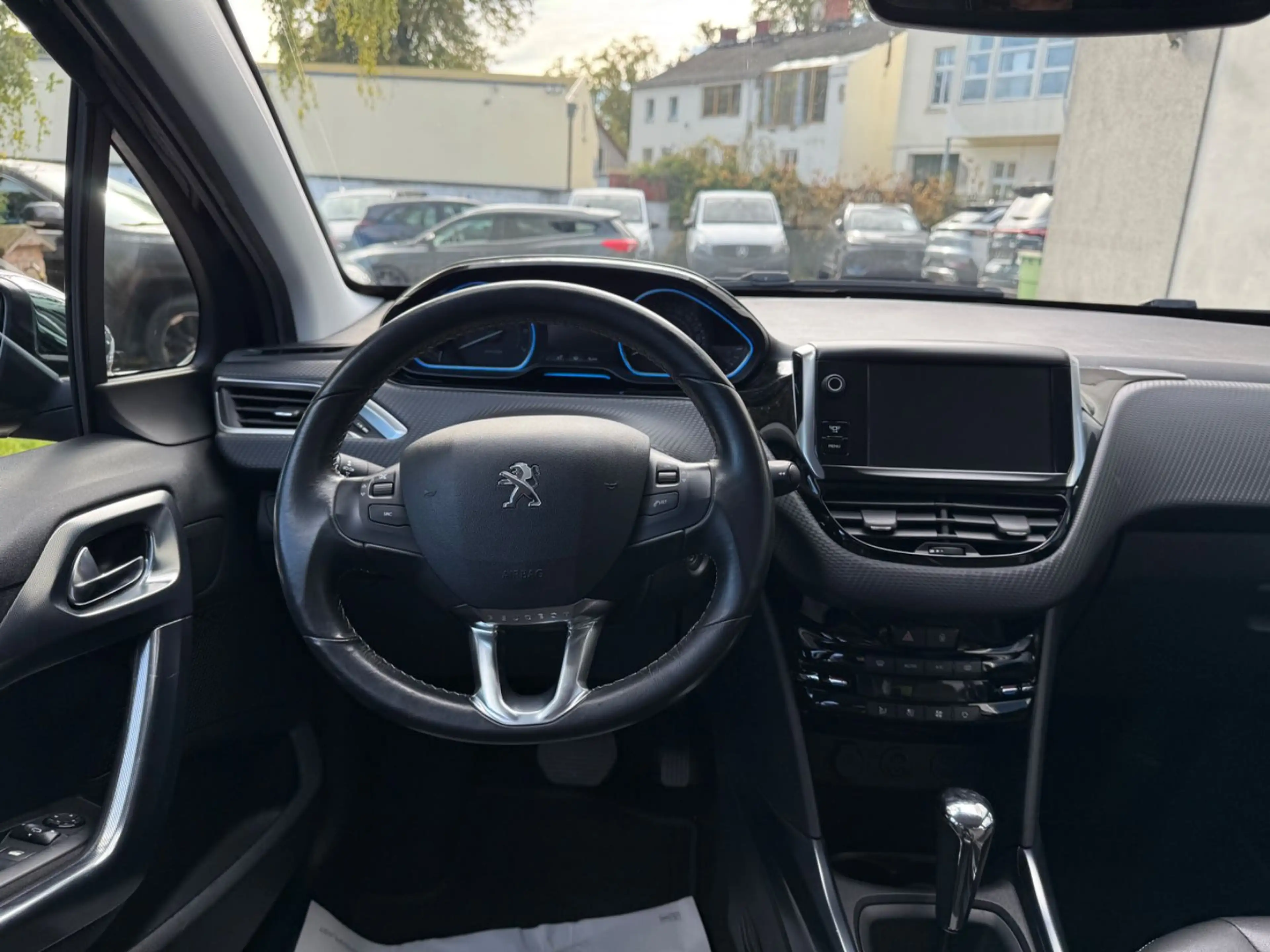 Peugeot 2008 Allure — photo 7