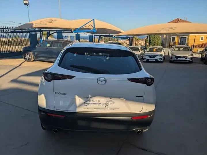 Mazda CX-30 2025, foto 5